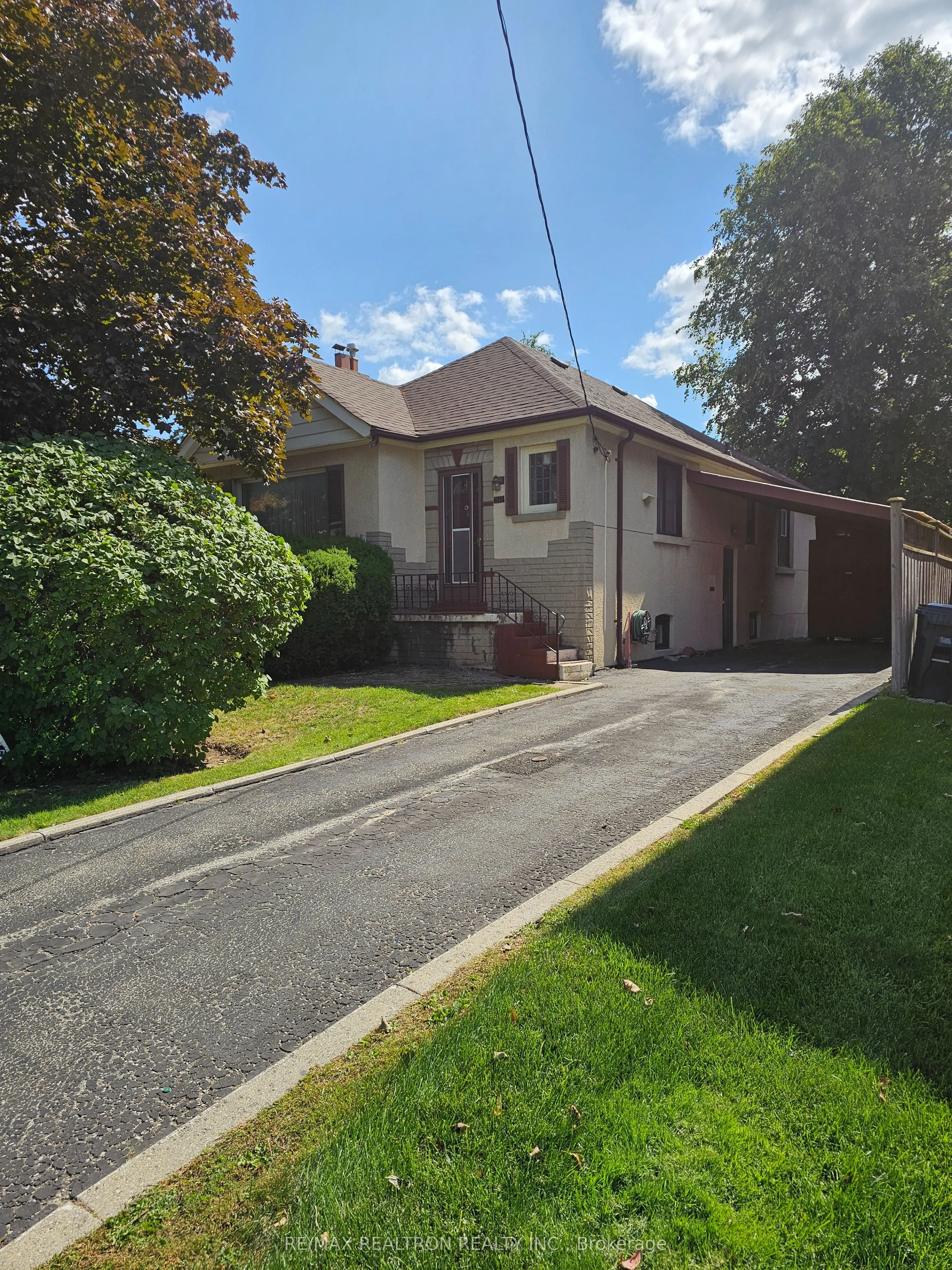 511 Douglas Avenue
