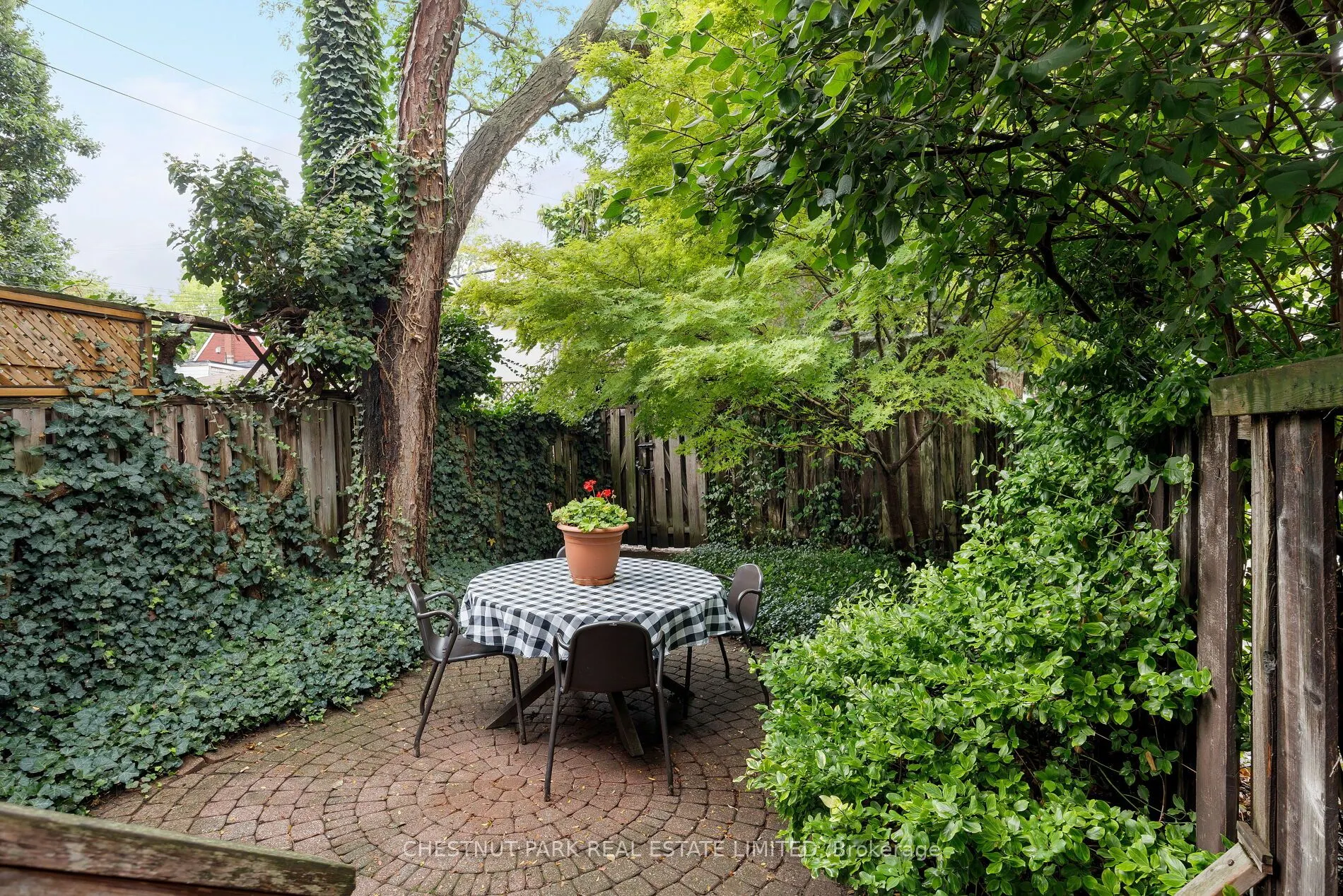 272 Robert Street