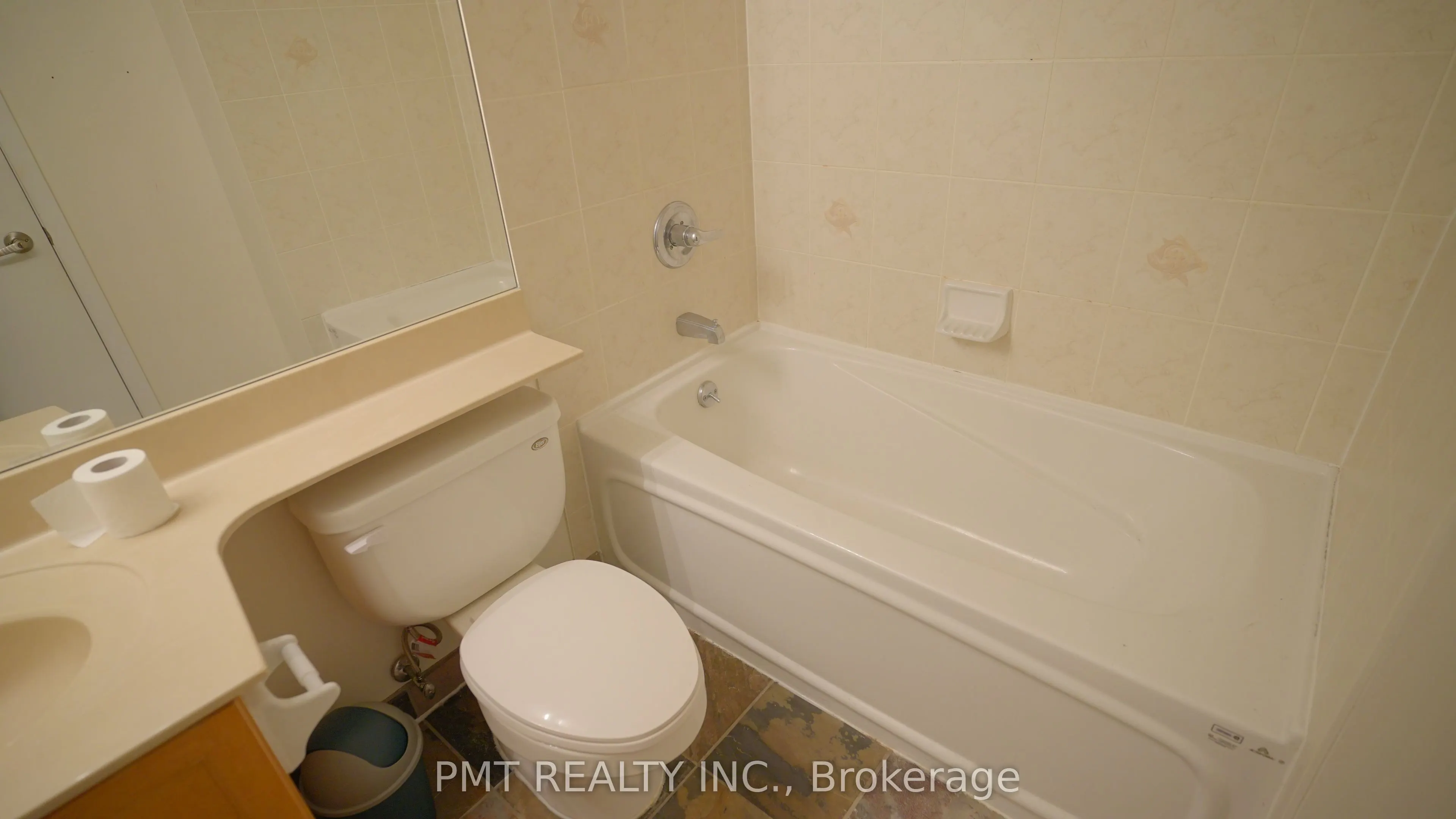 210 Victoria Street, #3008