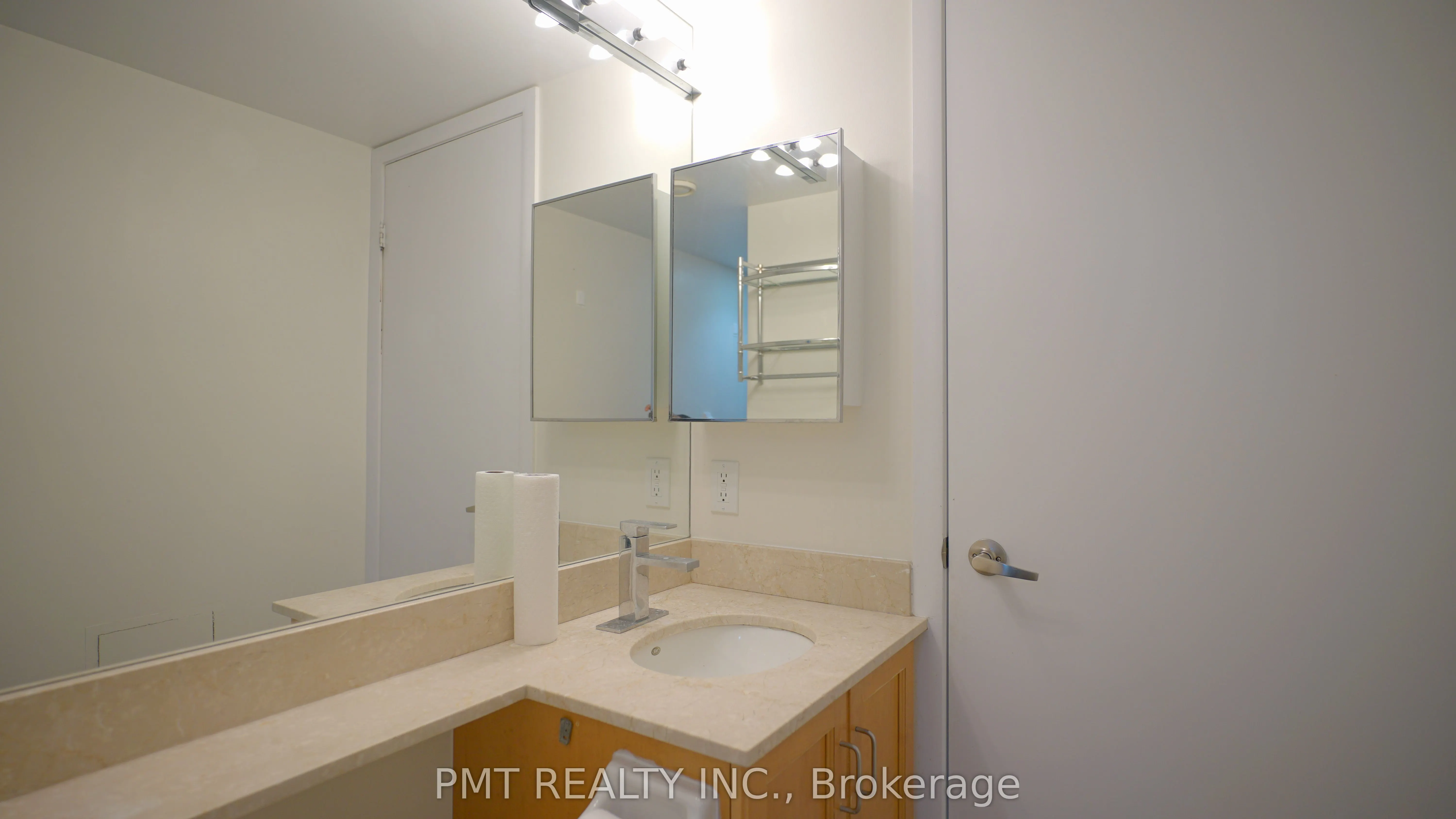 210 Victoria Street, #3008