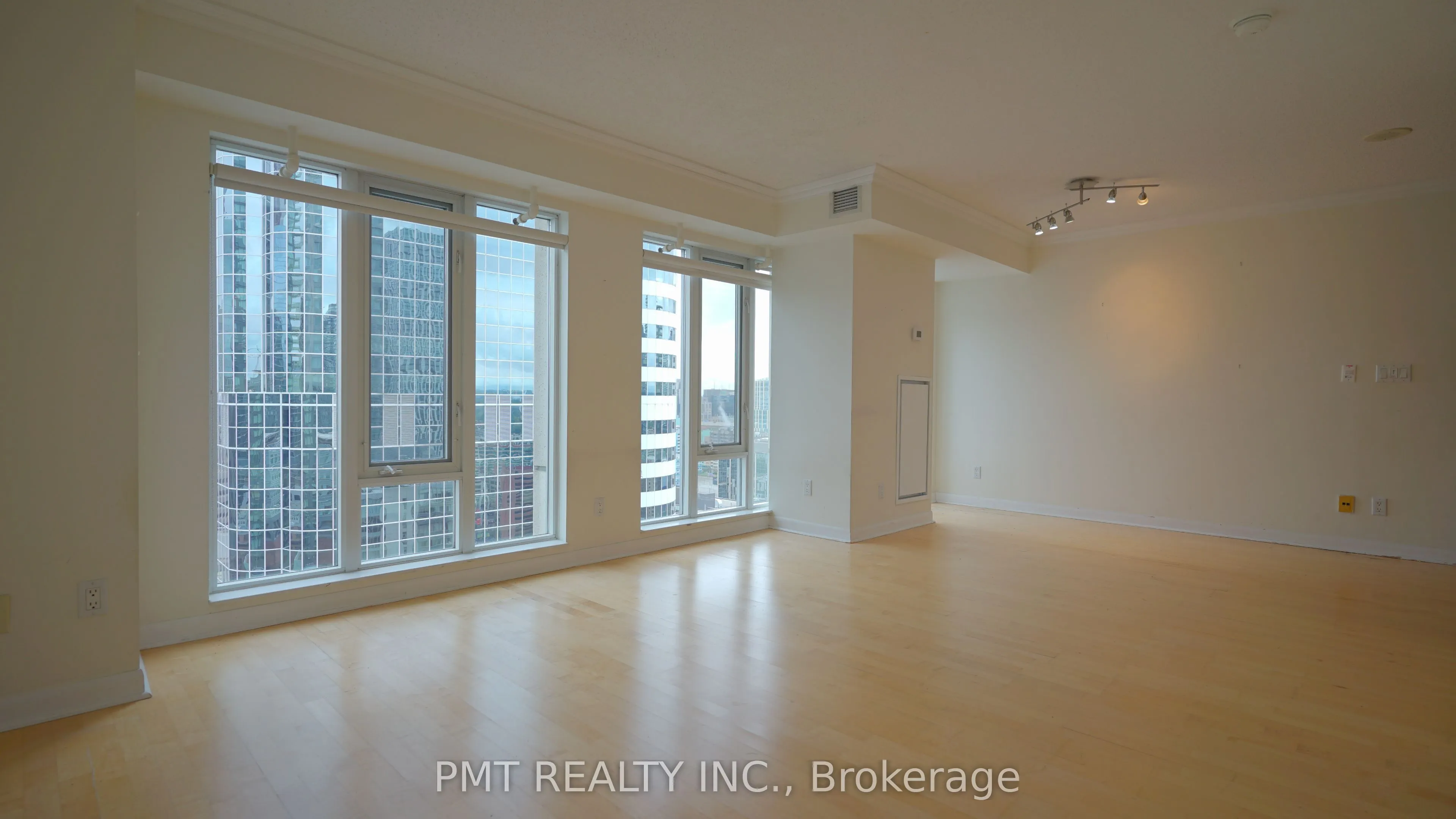 210 Victoria Street, #3008