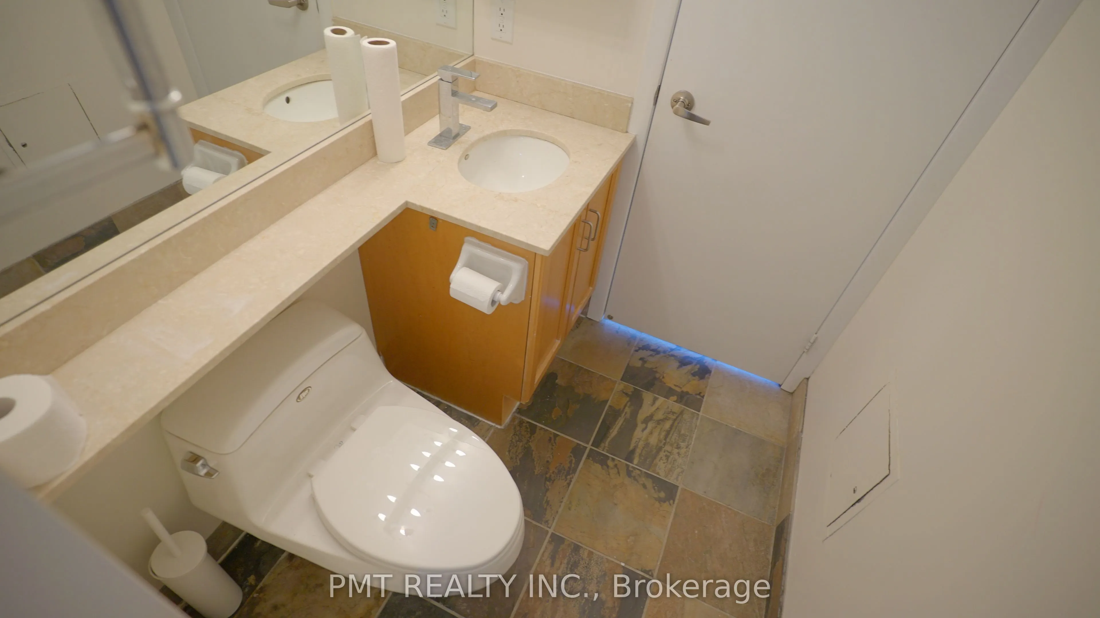 210 Victoria Street, #3008