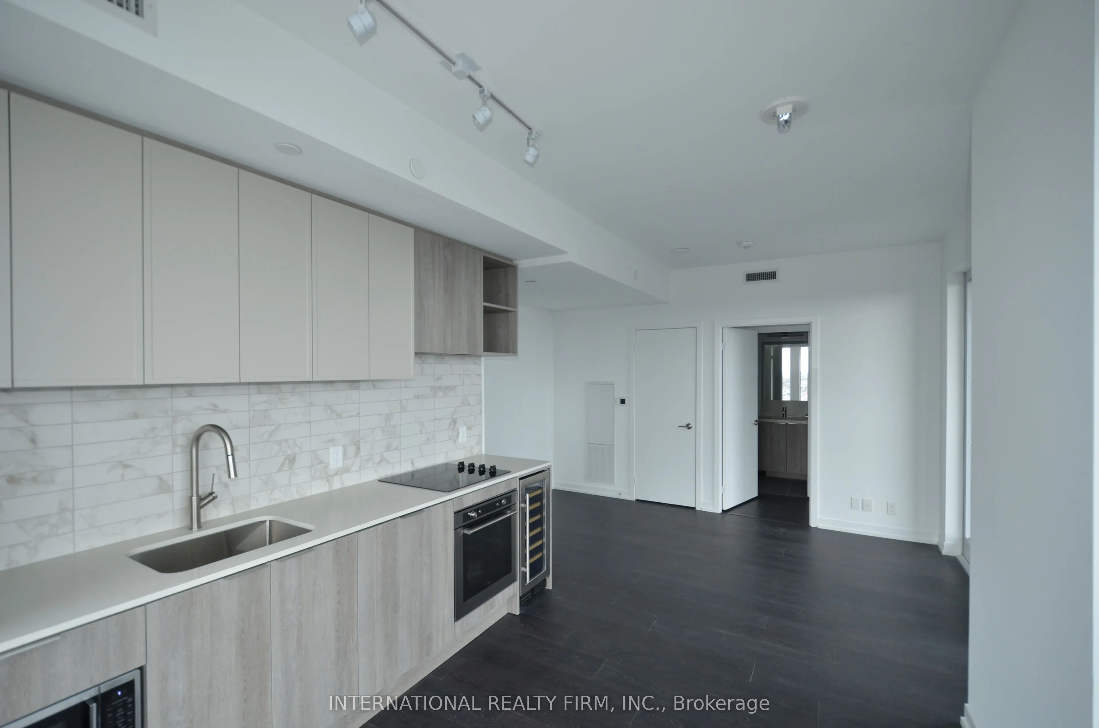 2020 Bathurst Street, #1705