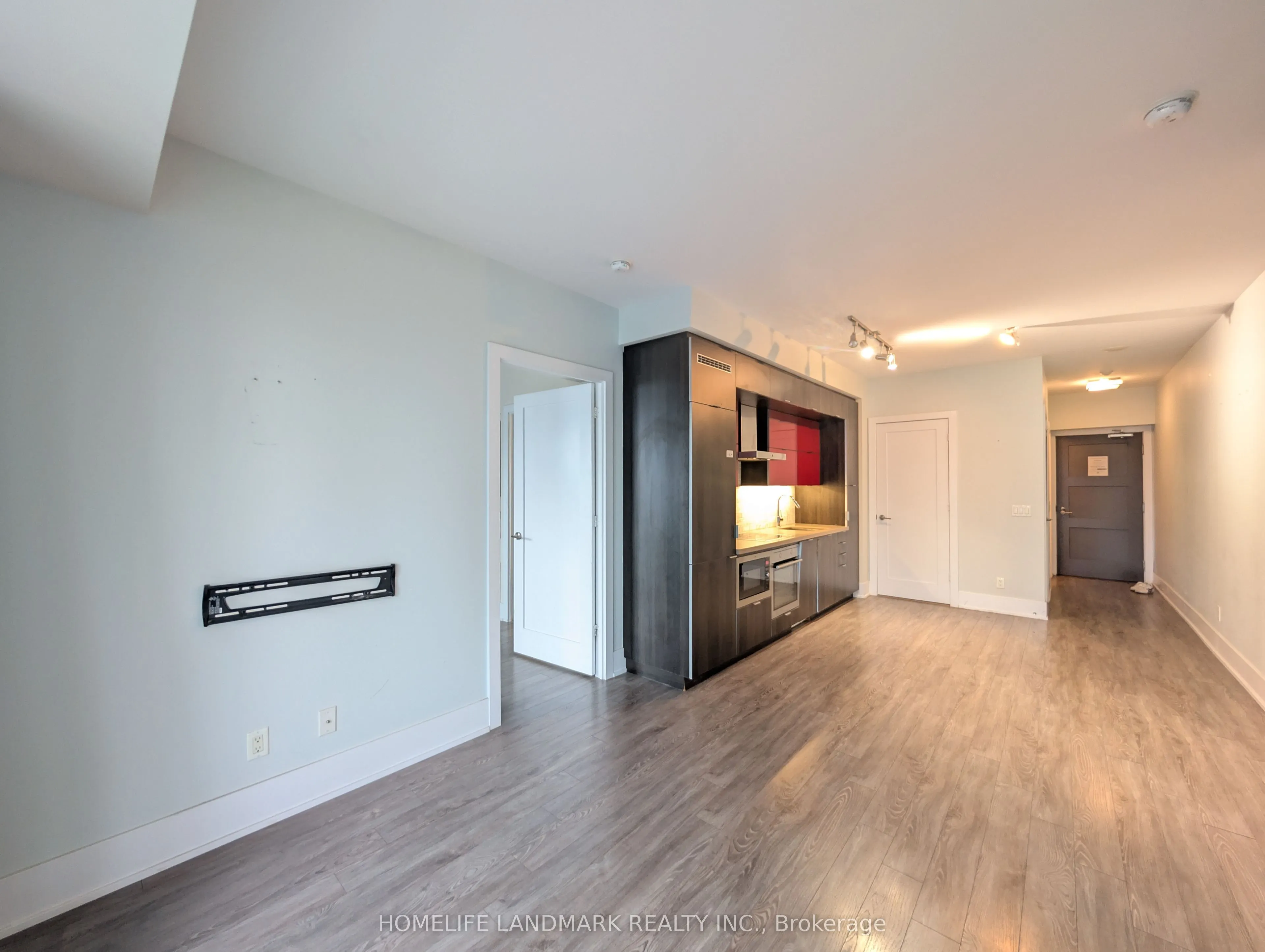 300 Front Street W, #3910