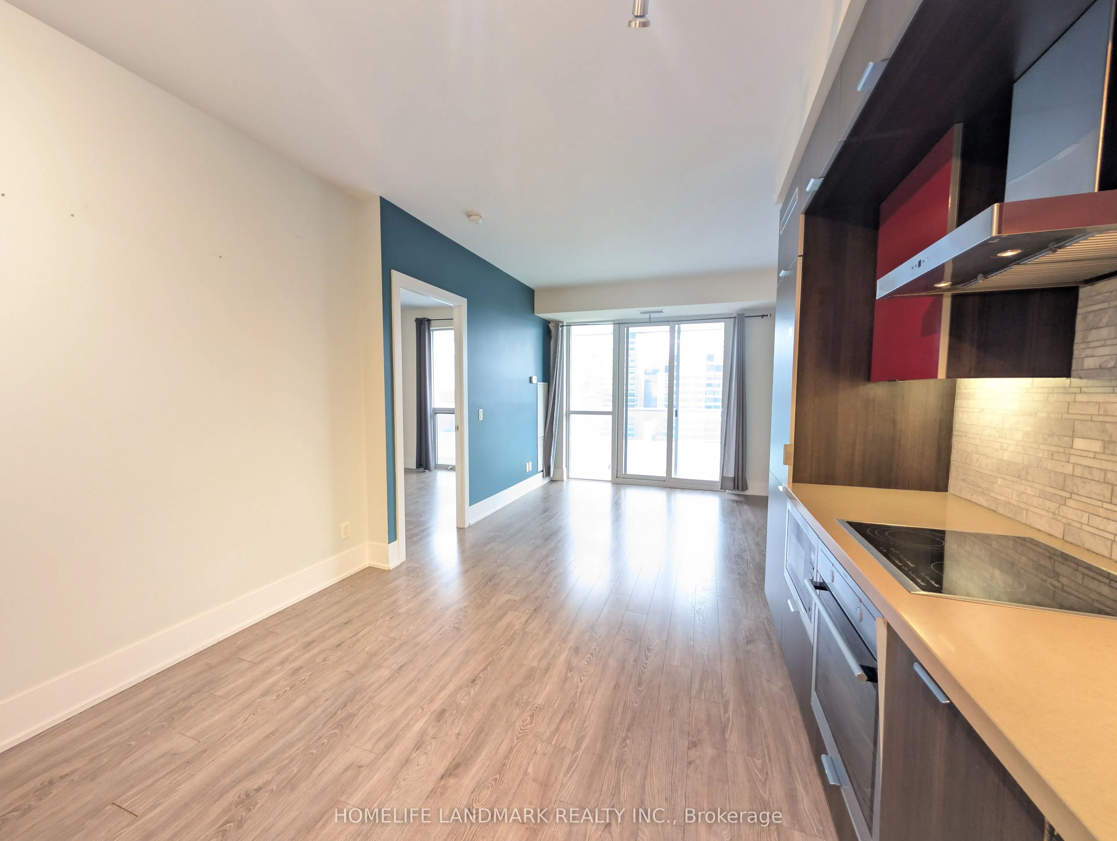 300 Front Street W, #3910