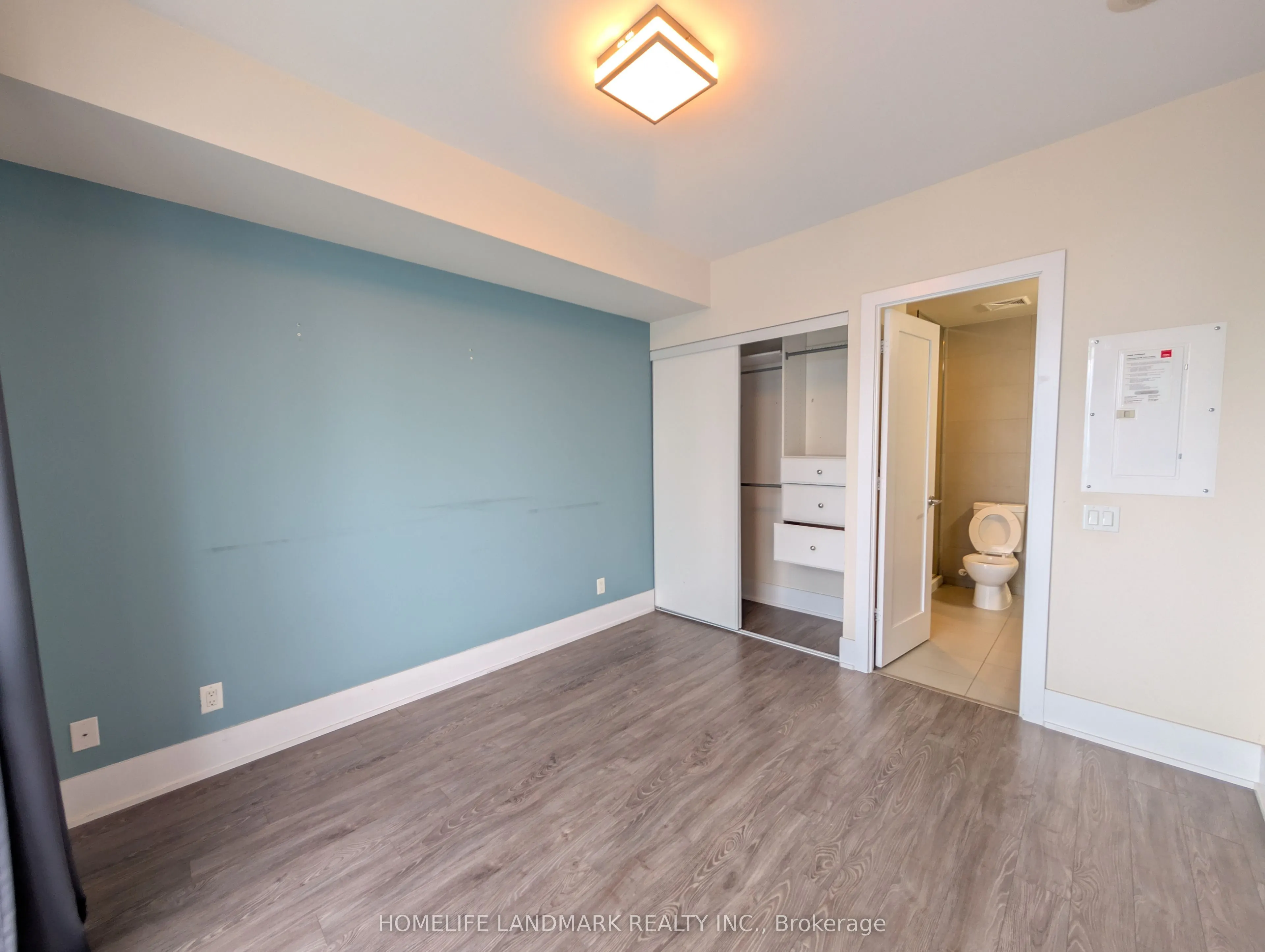 300 Front Street W, #3910