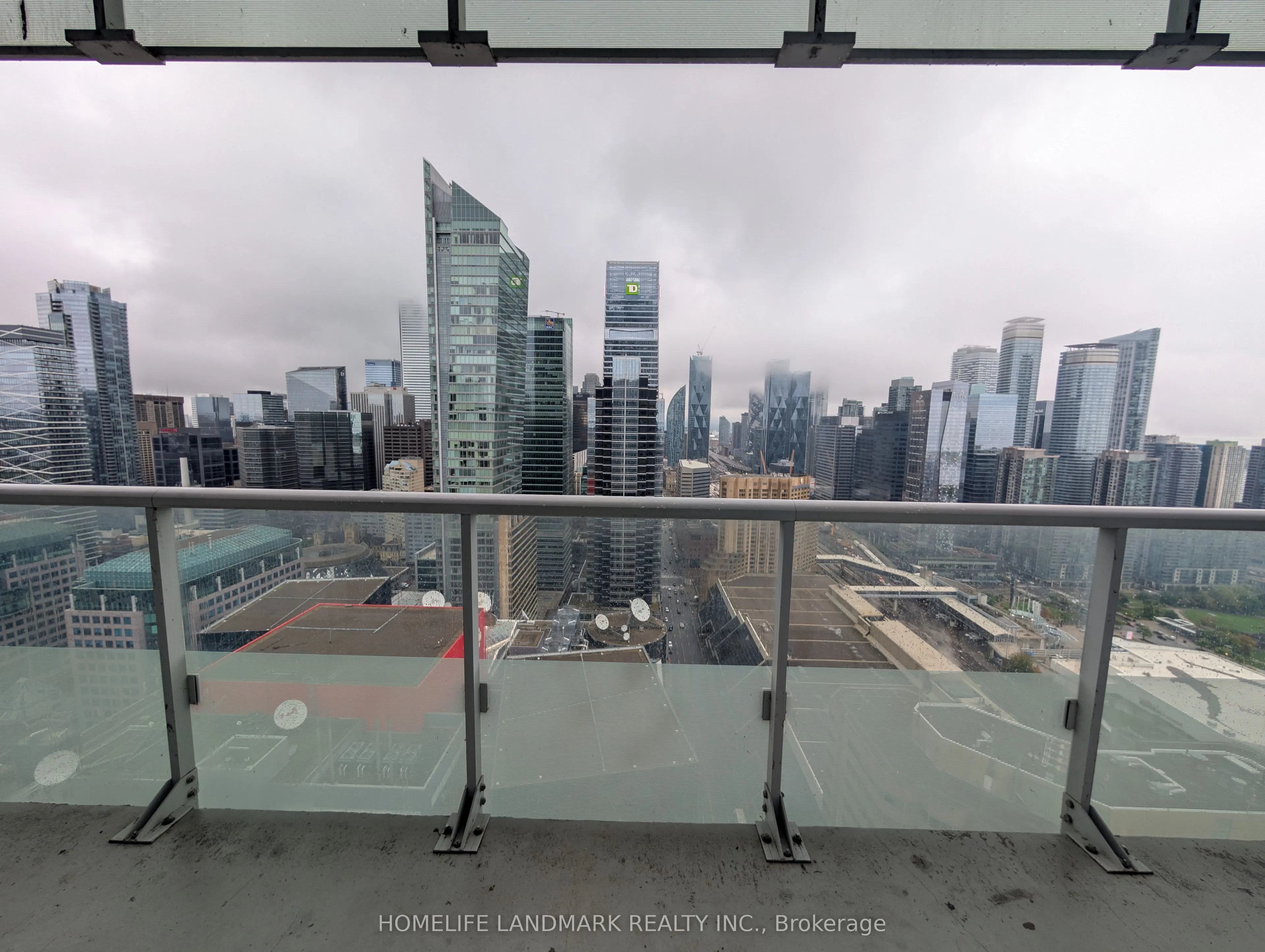 300 Front Street W, #3910