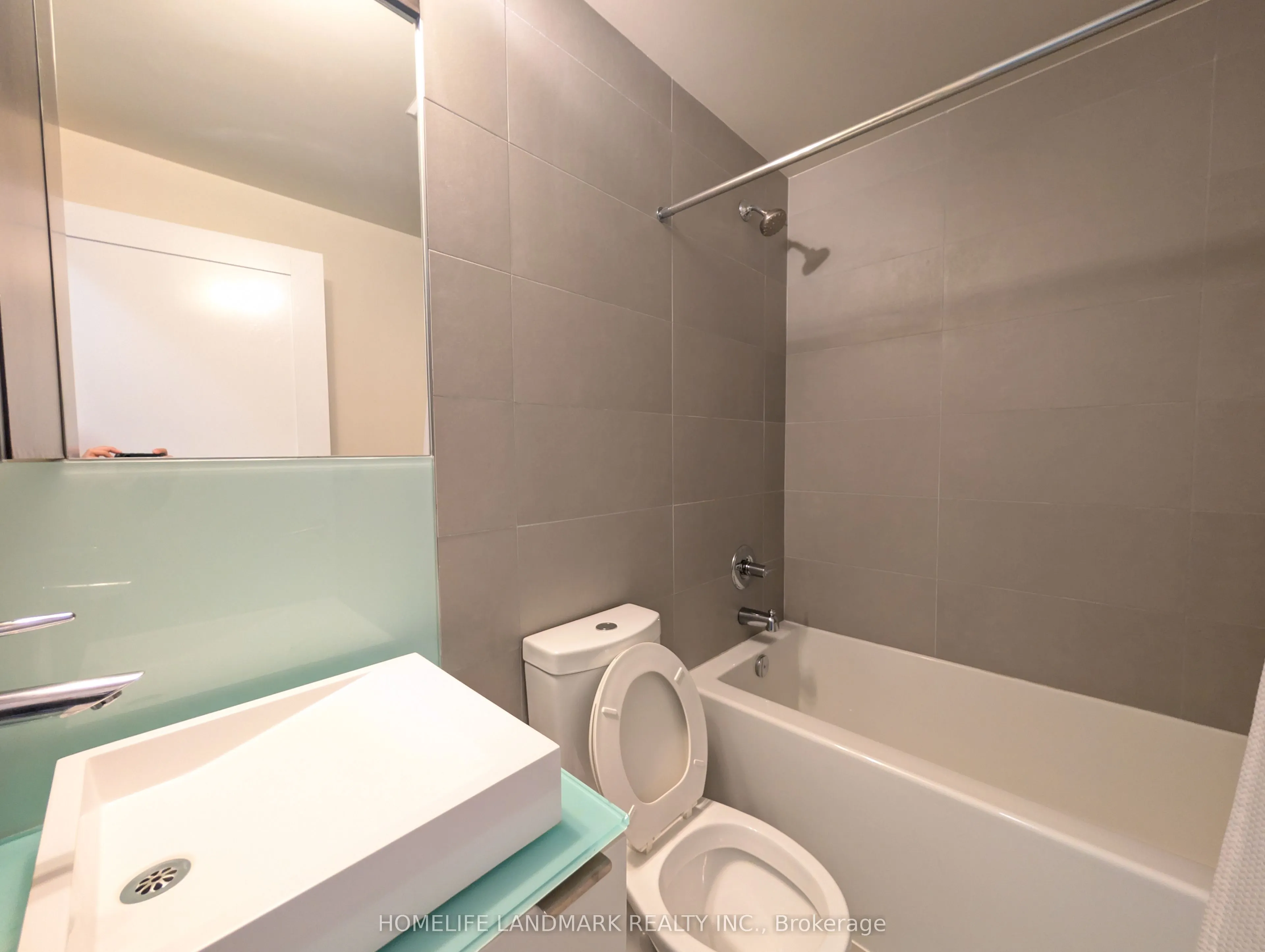 300 Front Street W, #3910