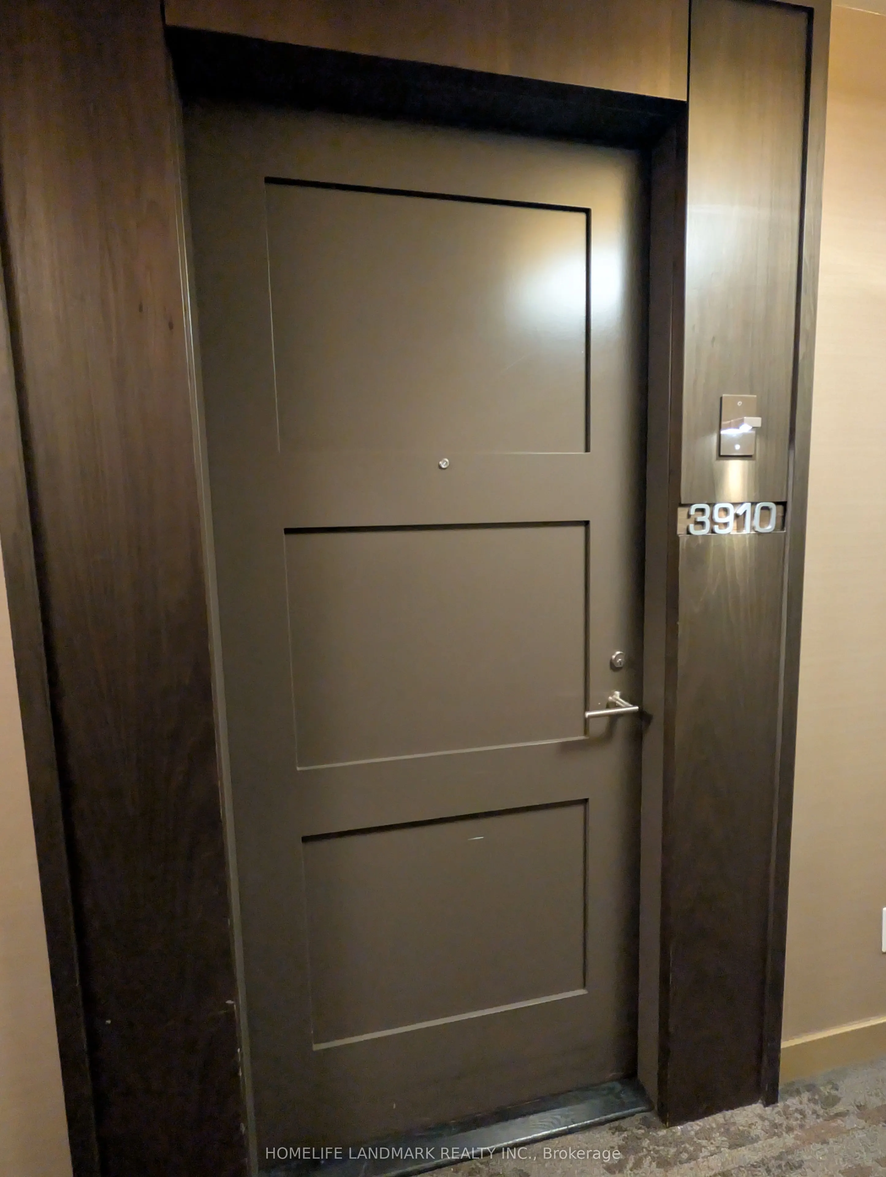 300 Front Street W, #3910