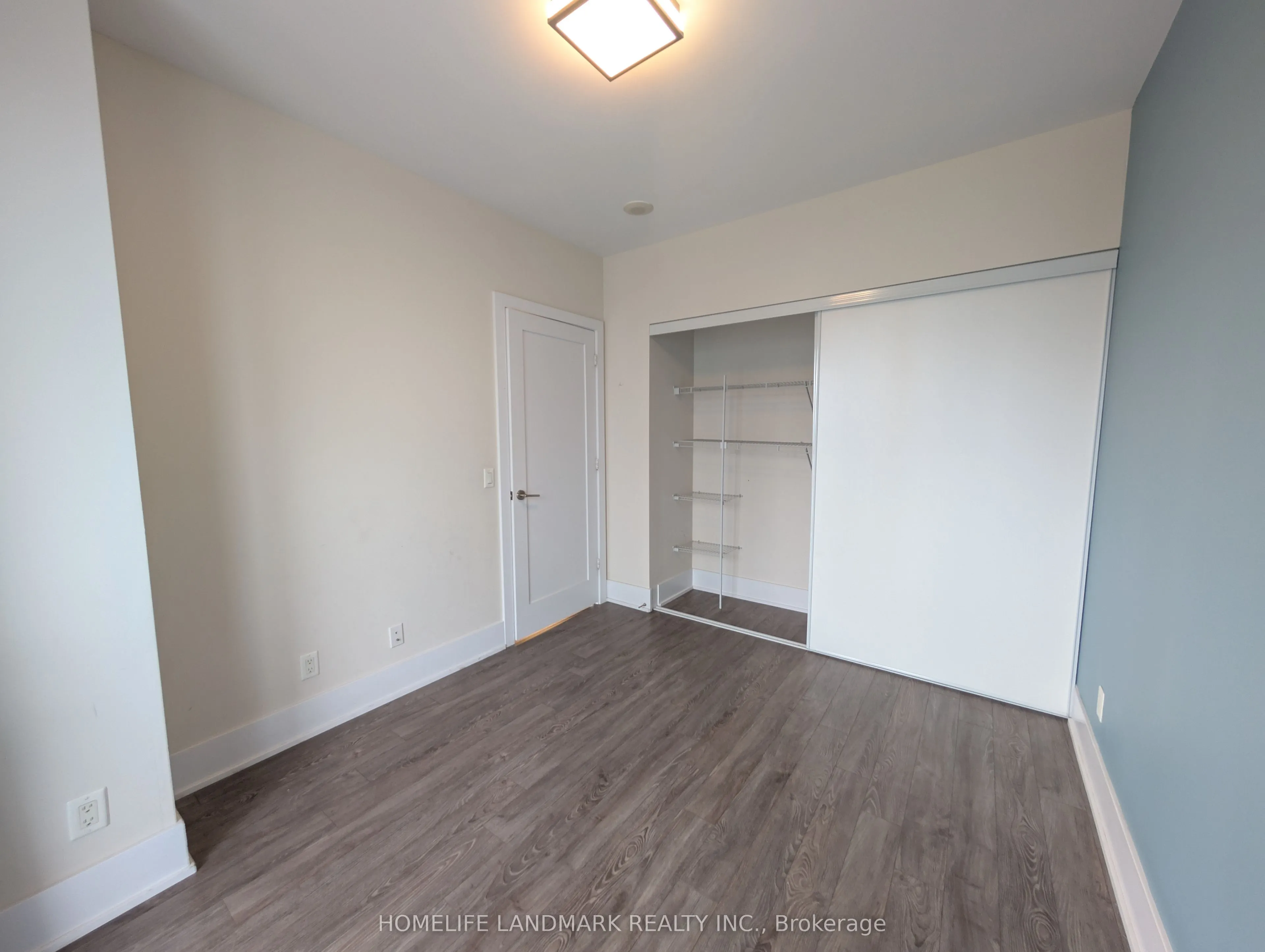 300 Front Street W, #3910