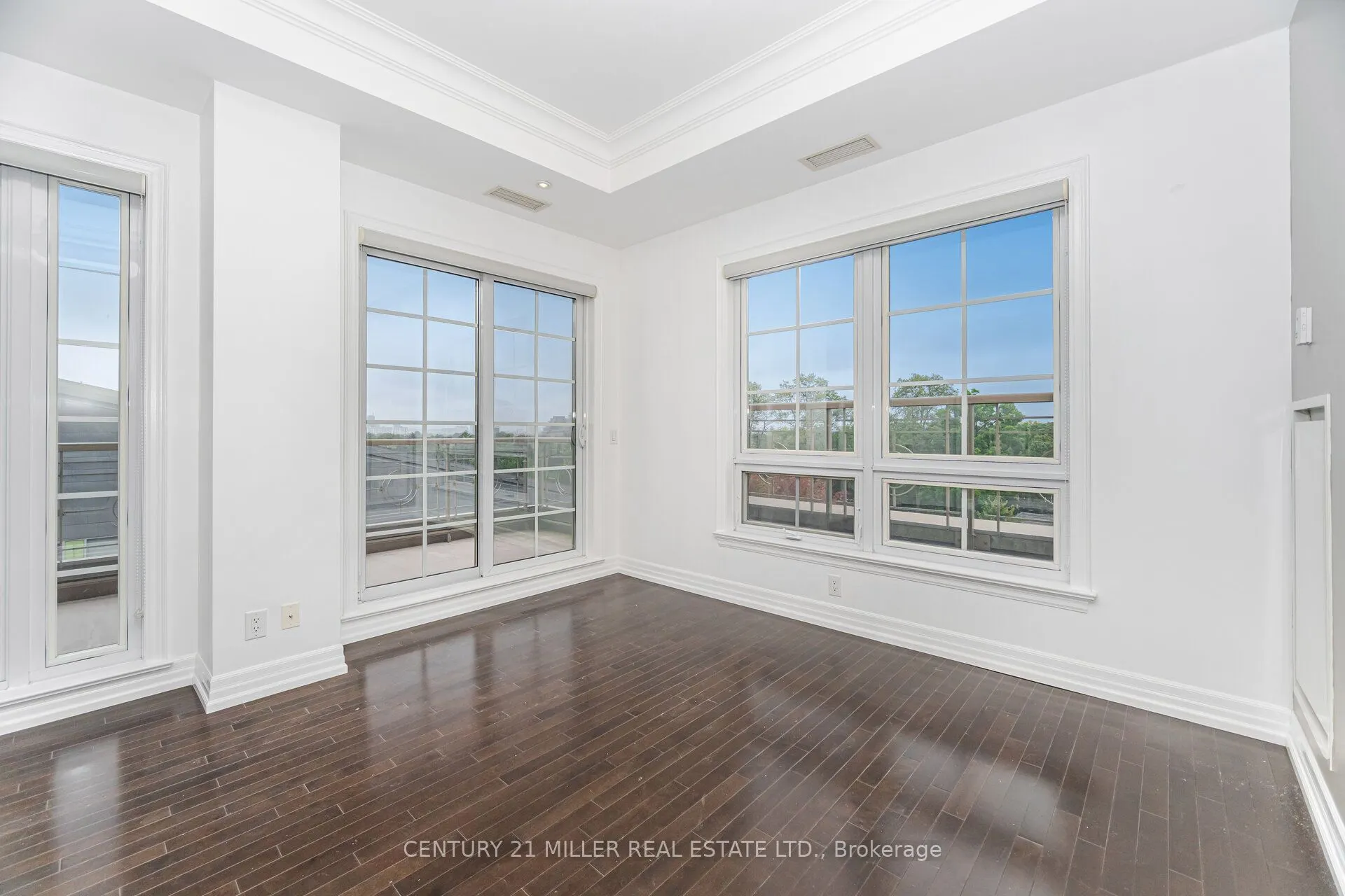 21 Burkebrook Place, #515