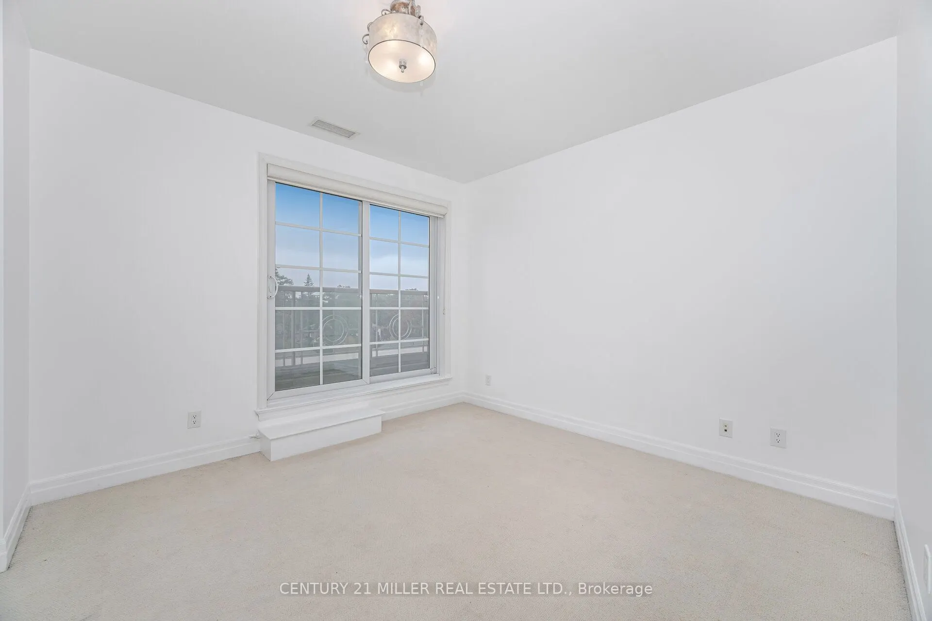 21 Burkebrook Place, #515