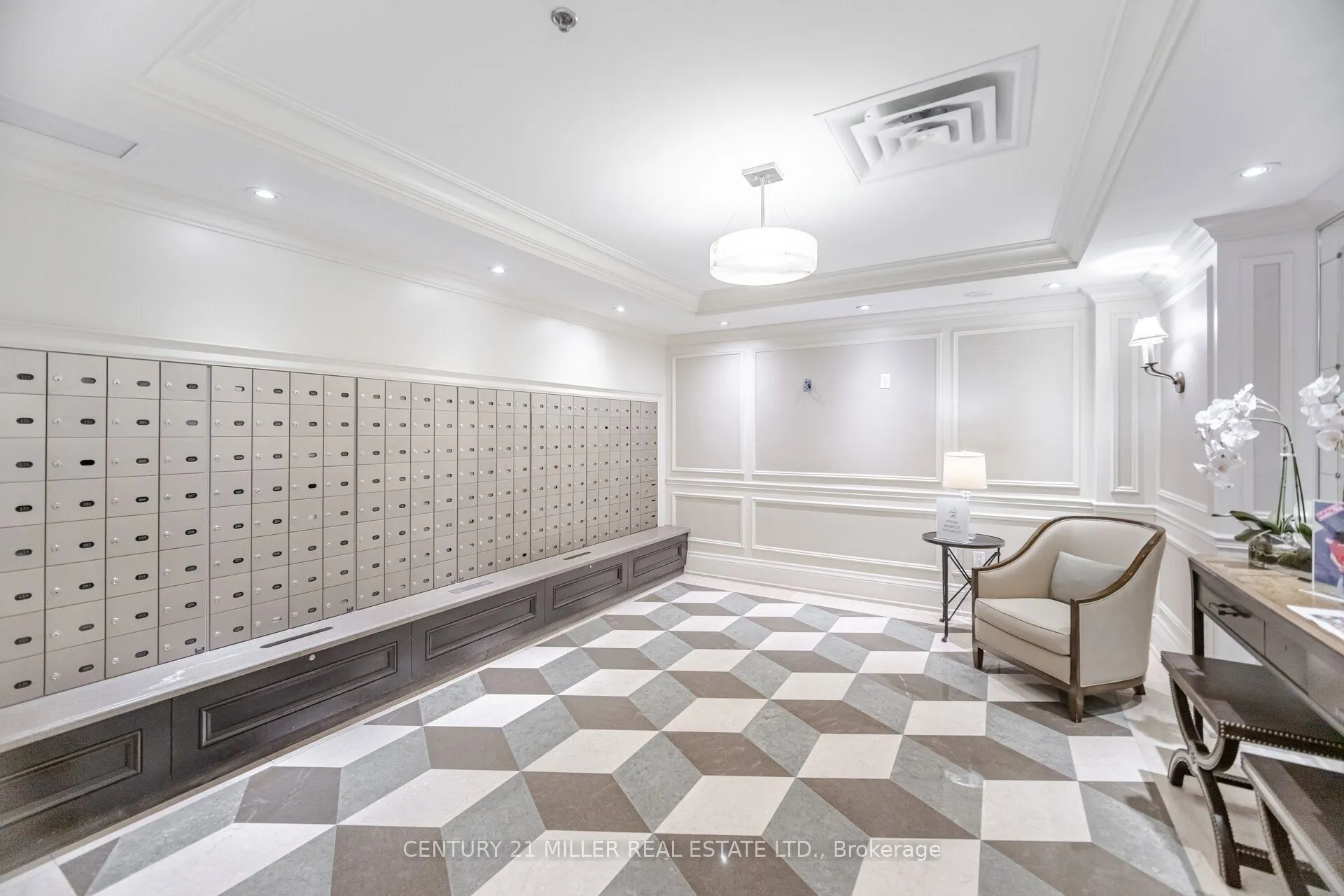 21 Burkebrook Place, #515