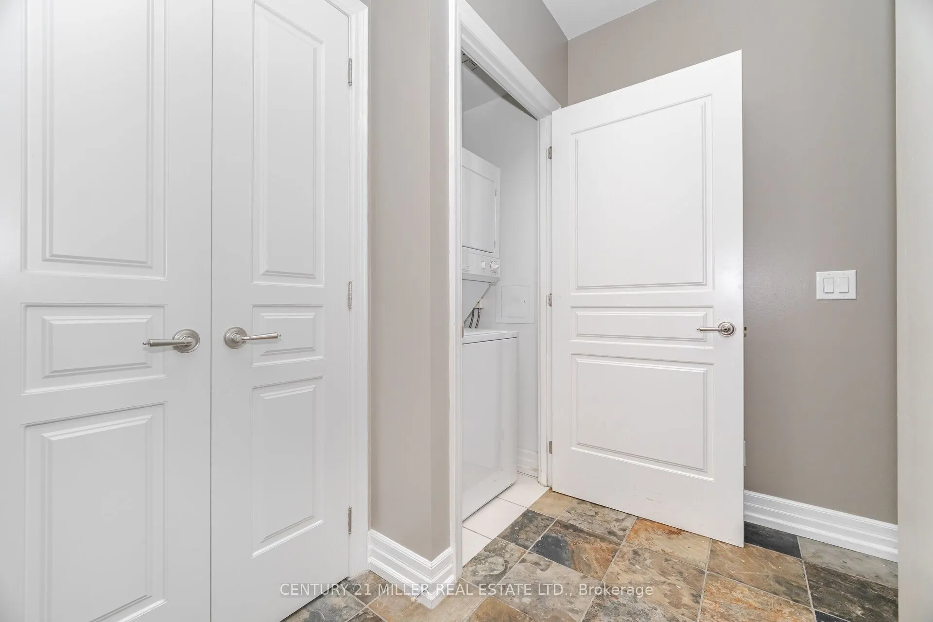 21 Burkebrook Place, #515