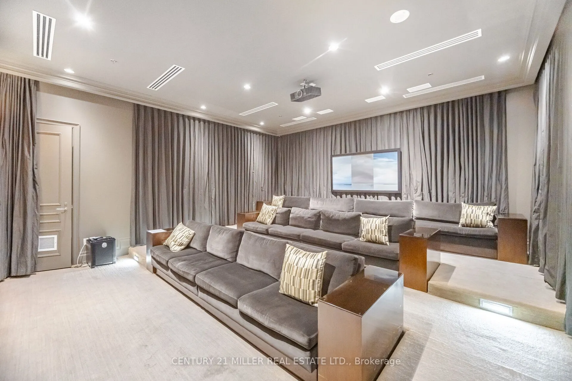 21 Burkebrook Place, #515