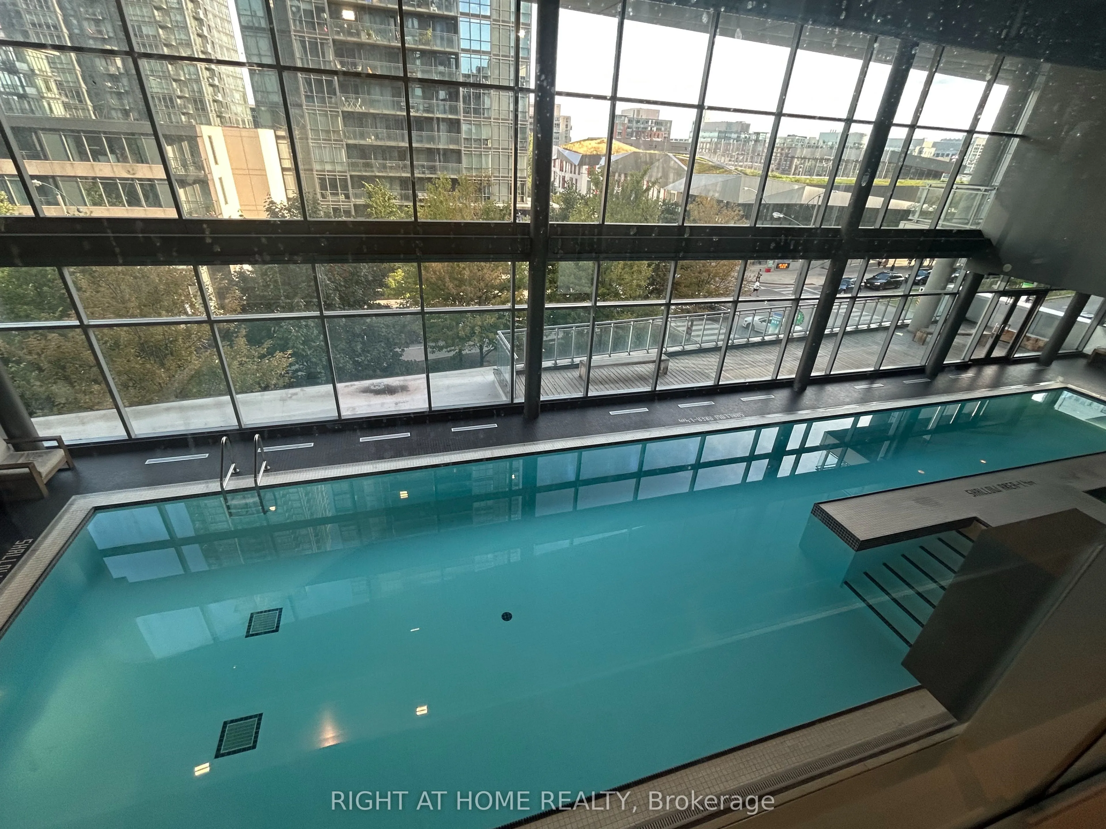 25 Telegram Mews, #3702