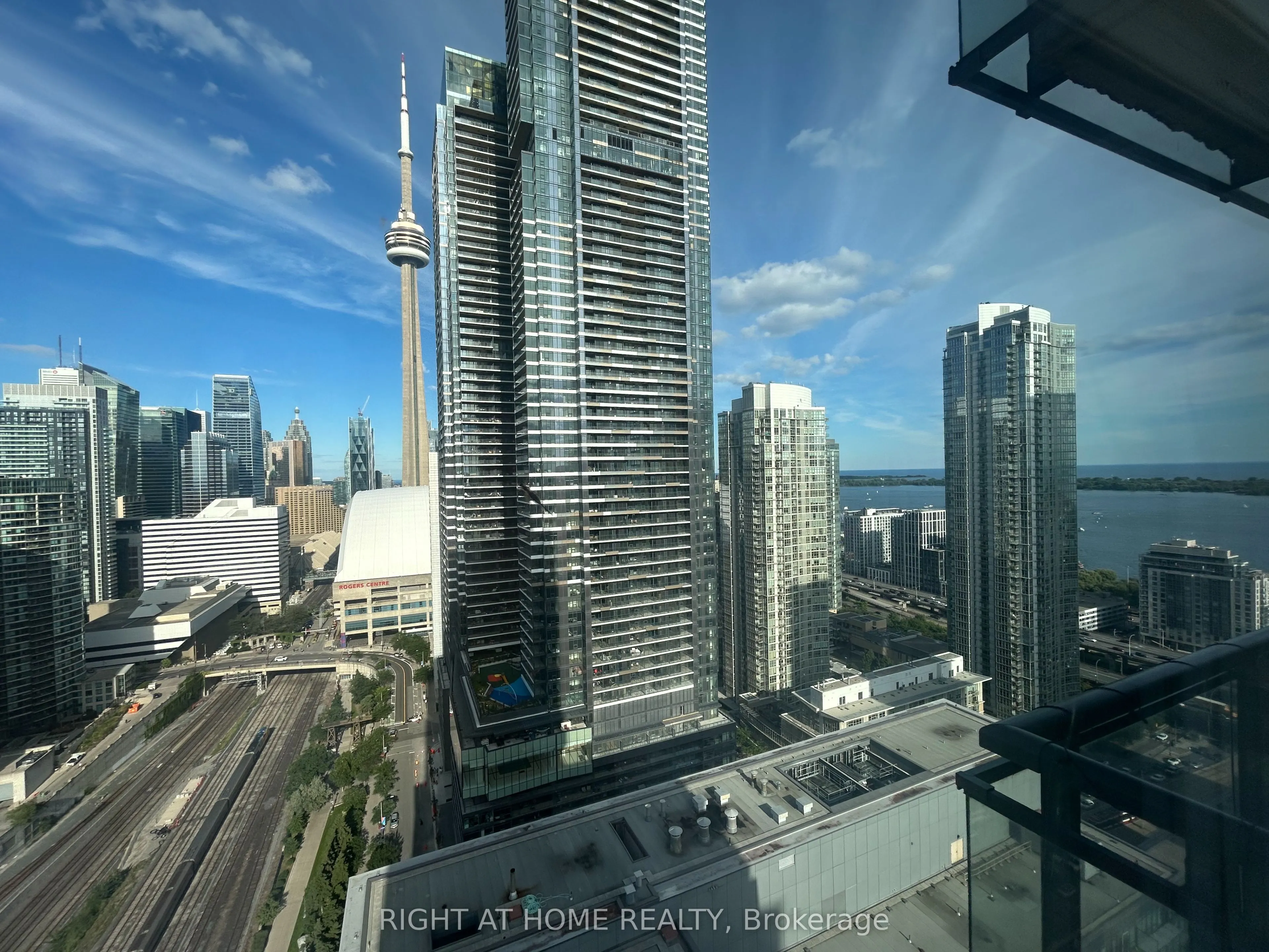 25 Telegram Mews, #3702