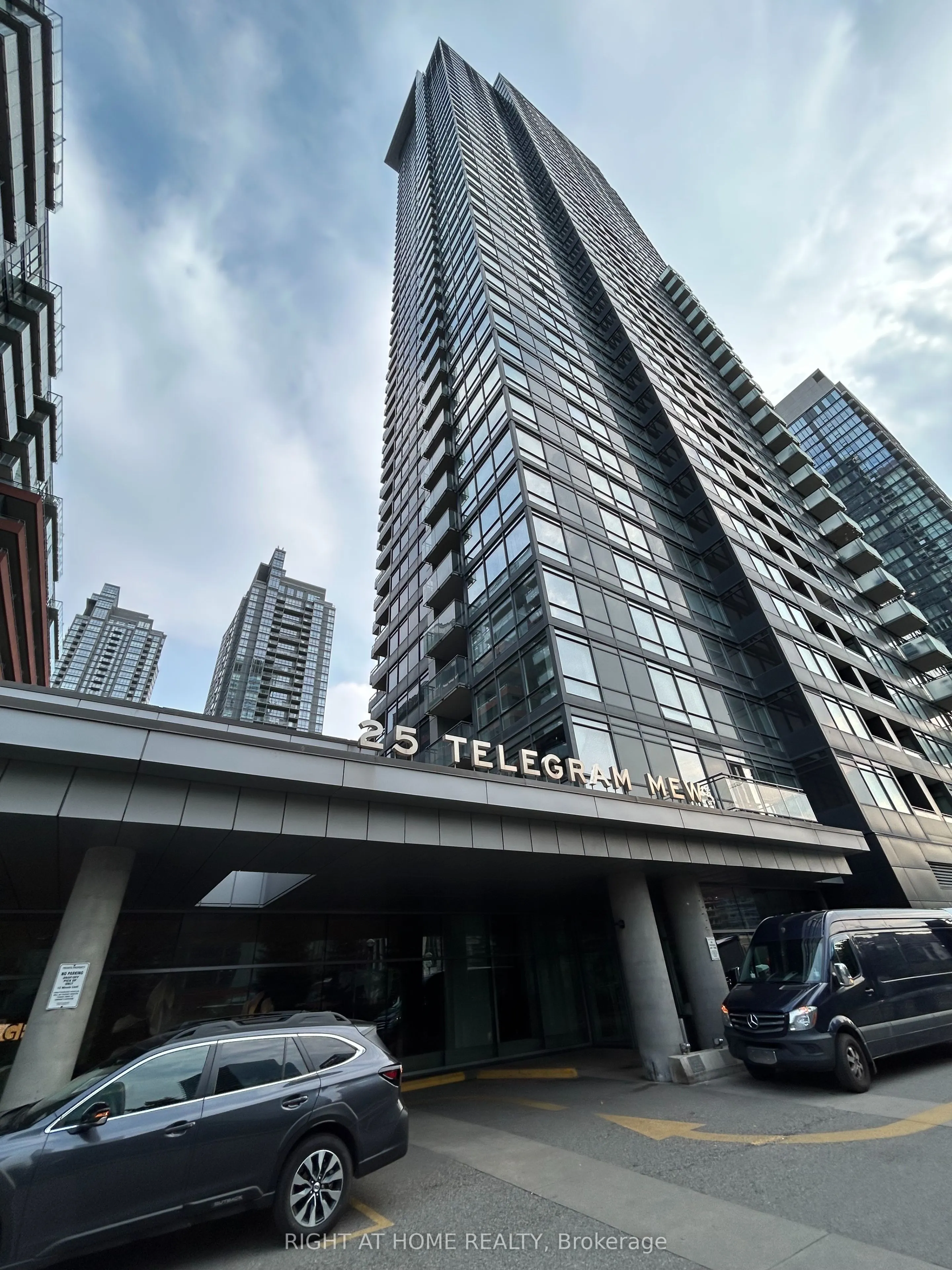25 Telegram Mews, #3702