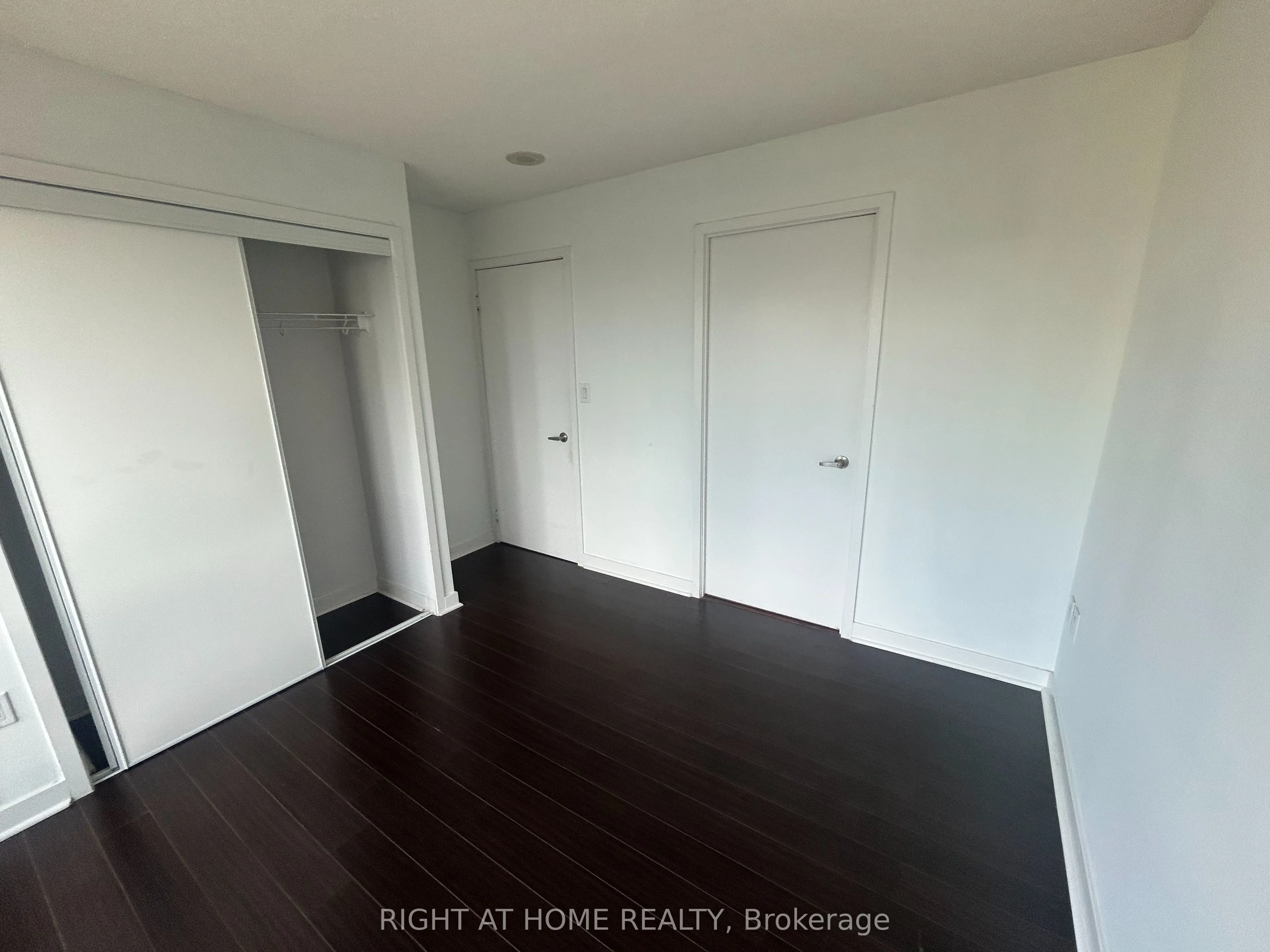 25 Telegram Mews, #3702