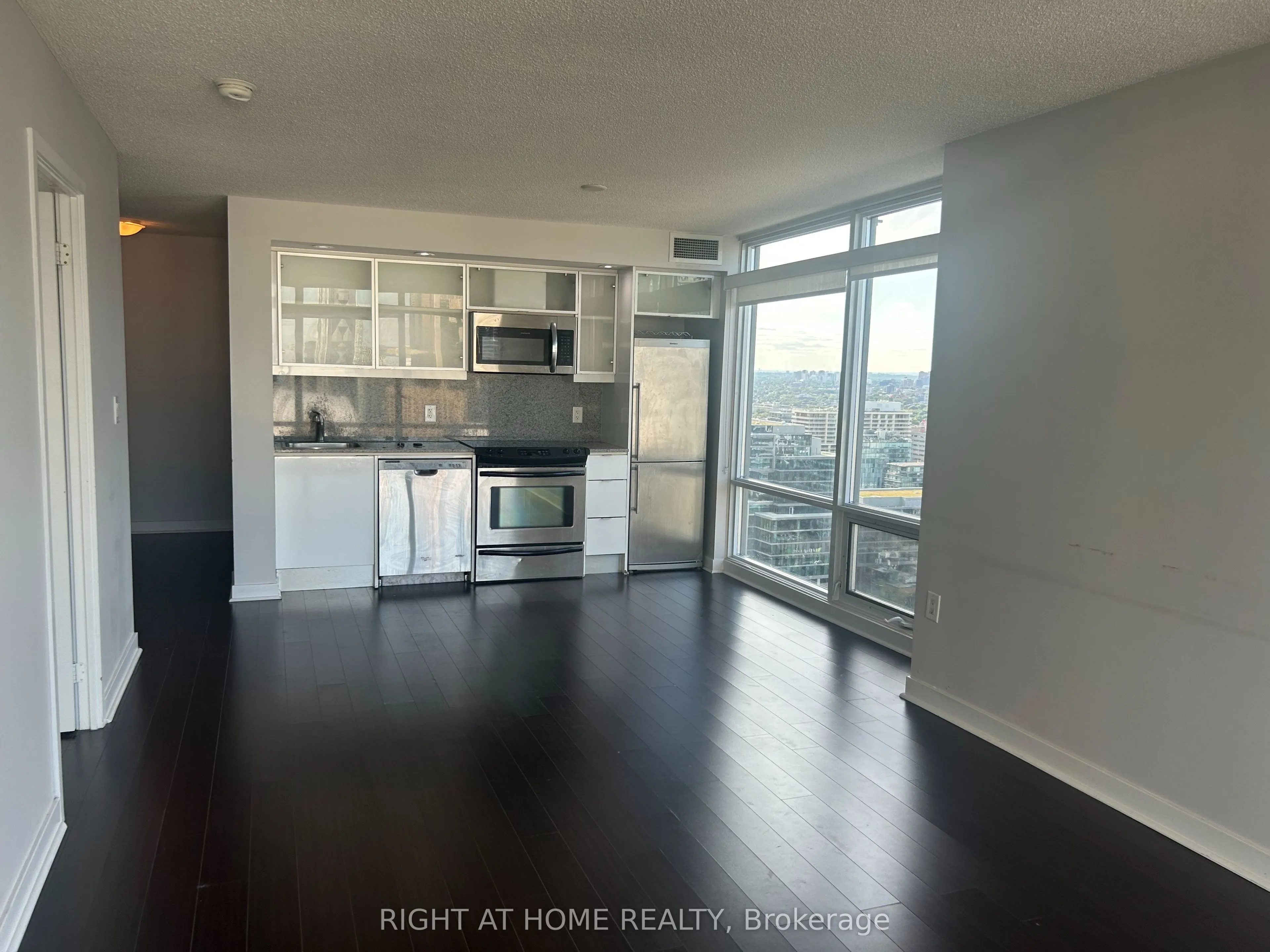 25 Telegram Mews, #3702