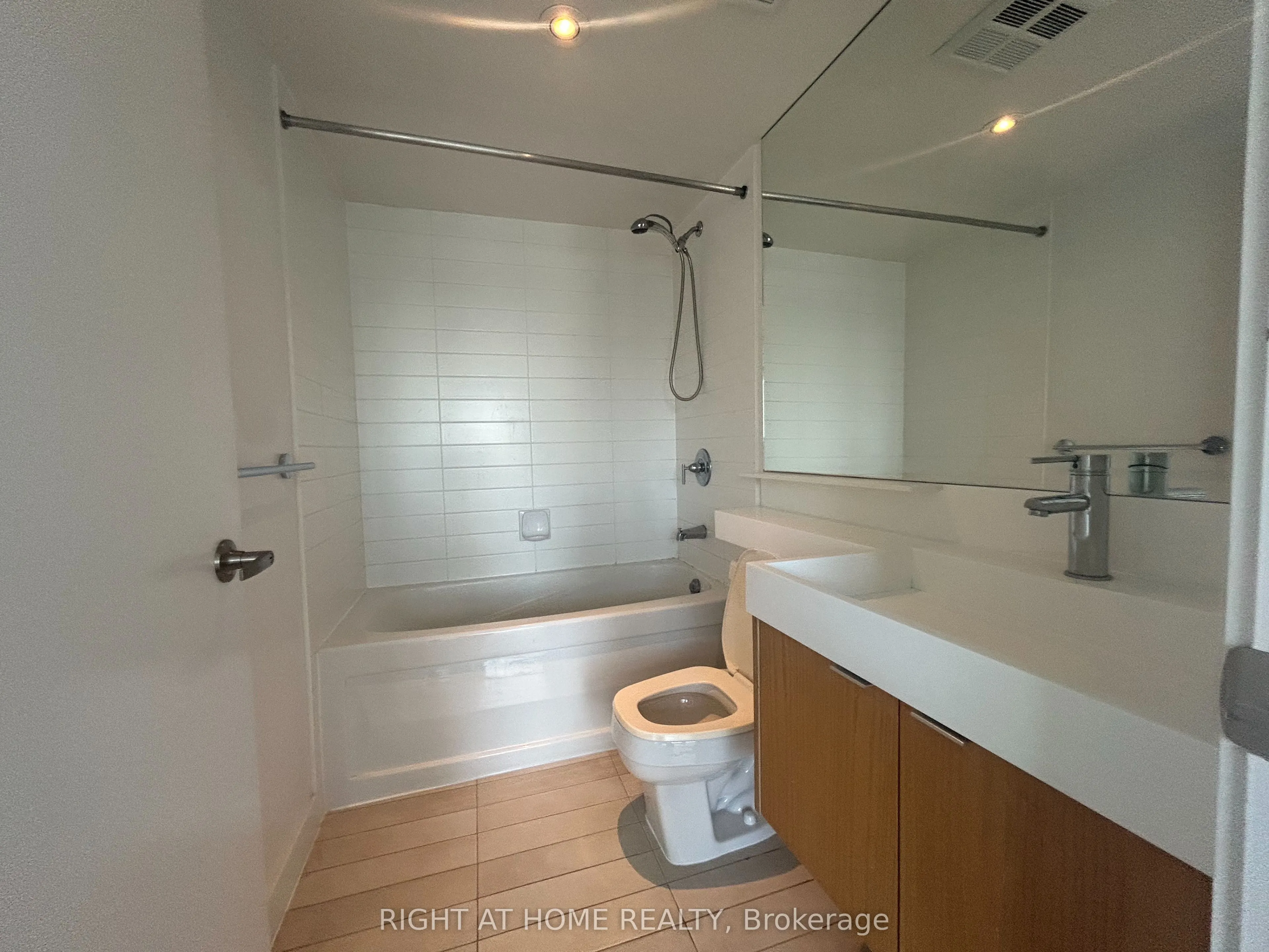 25 Telegram Mews, #3702