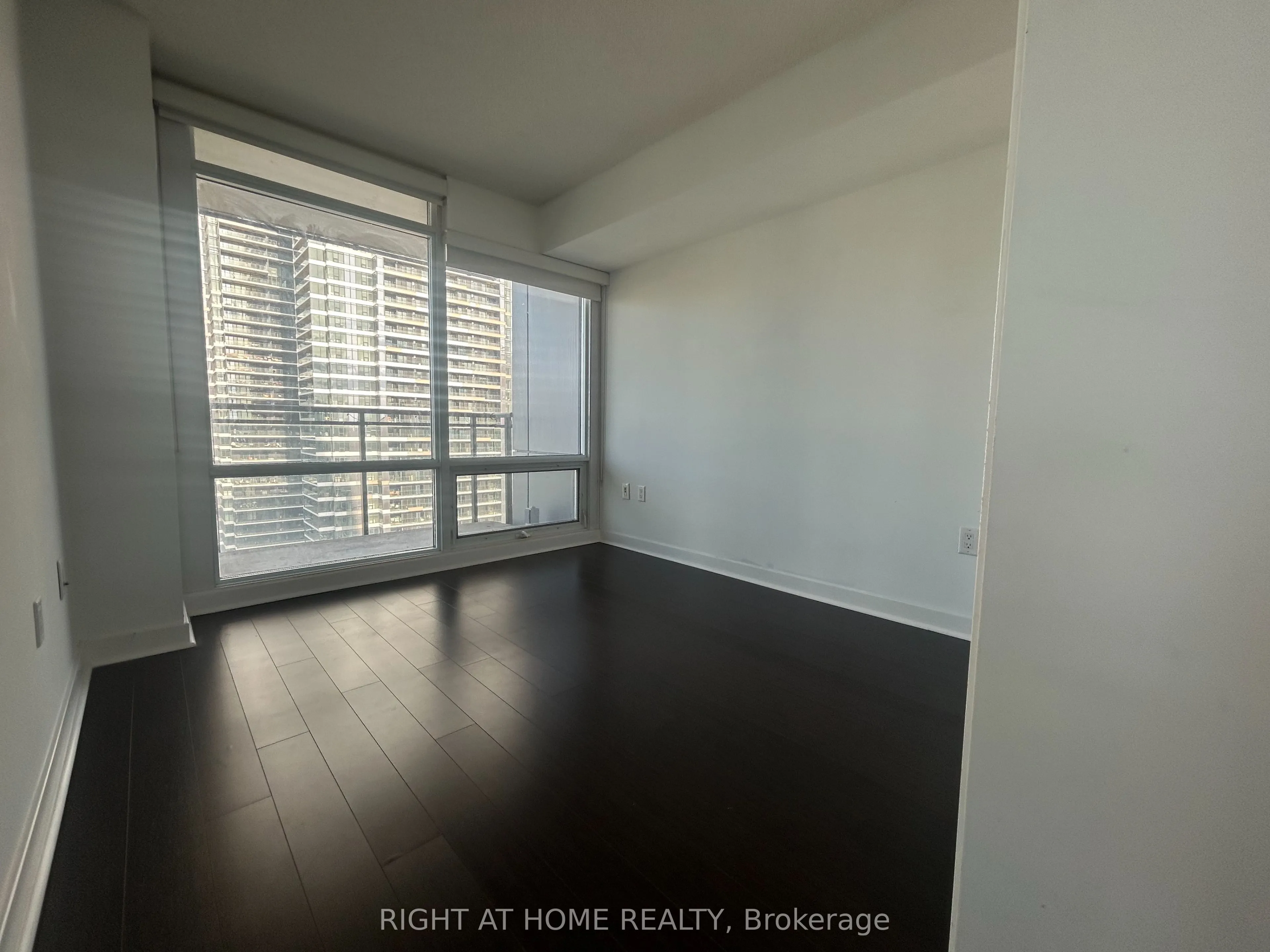 25 Telegram Mews, #3702