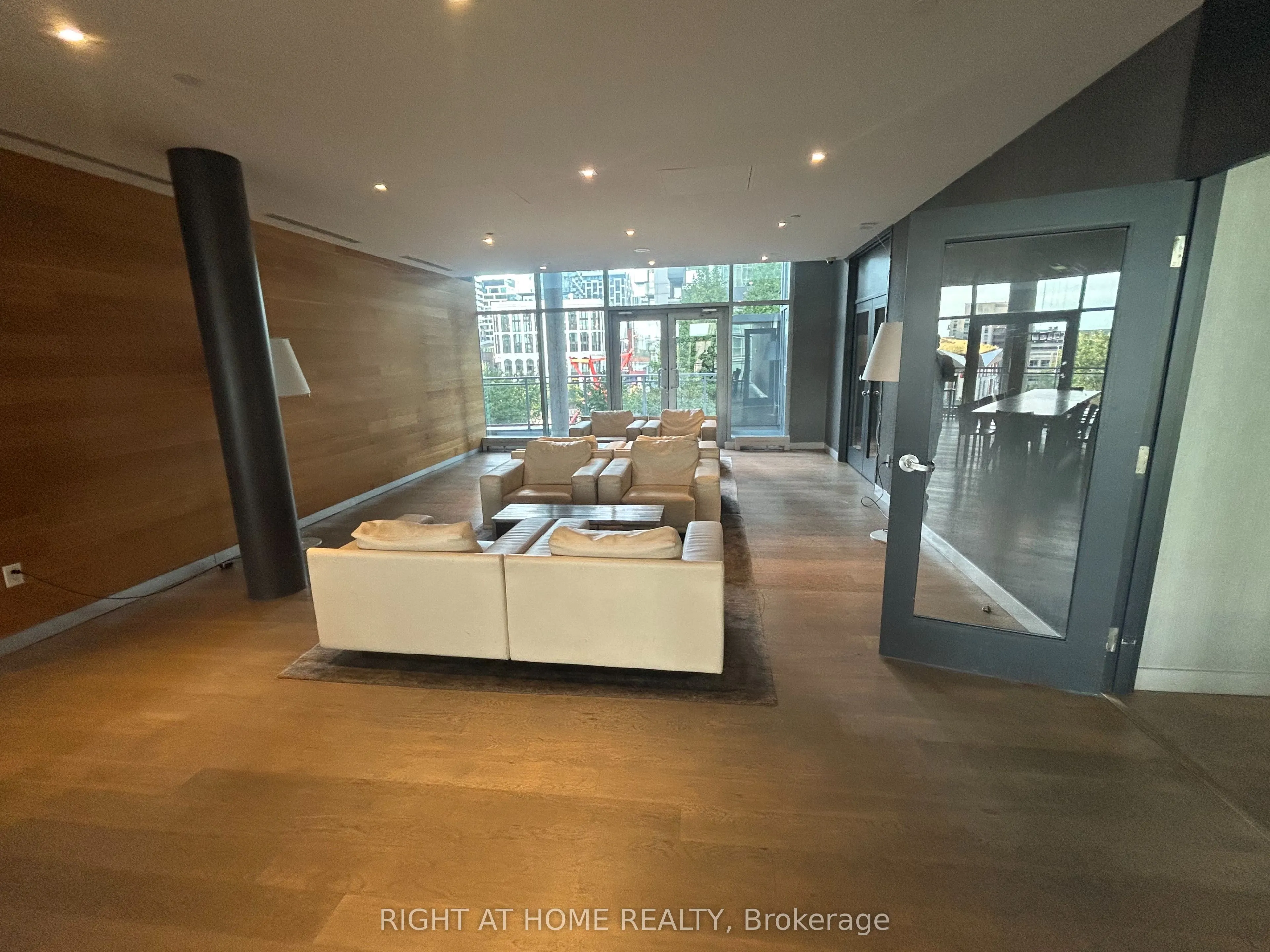 25 Telegram Mews, #3702