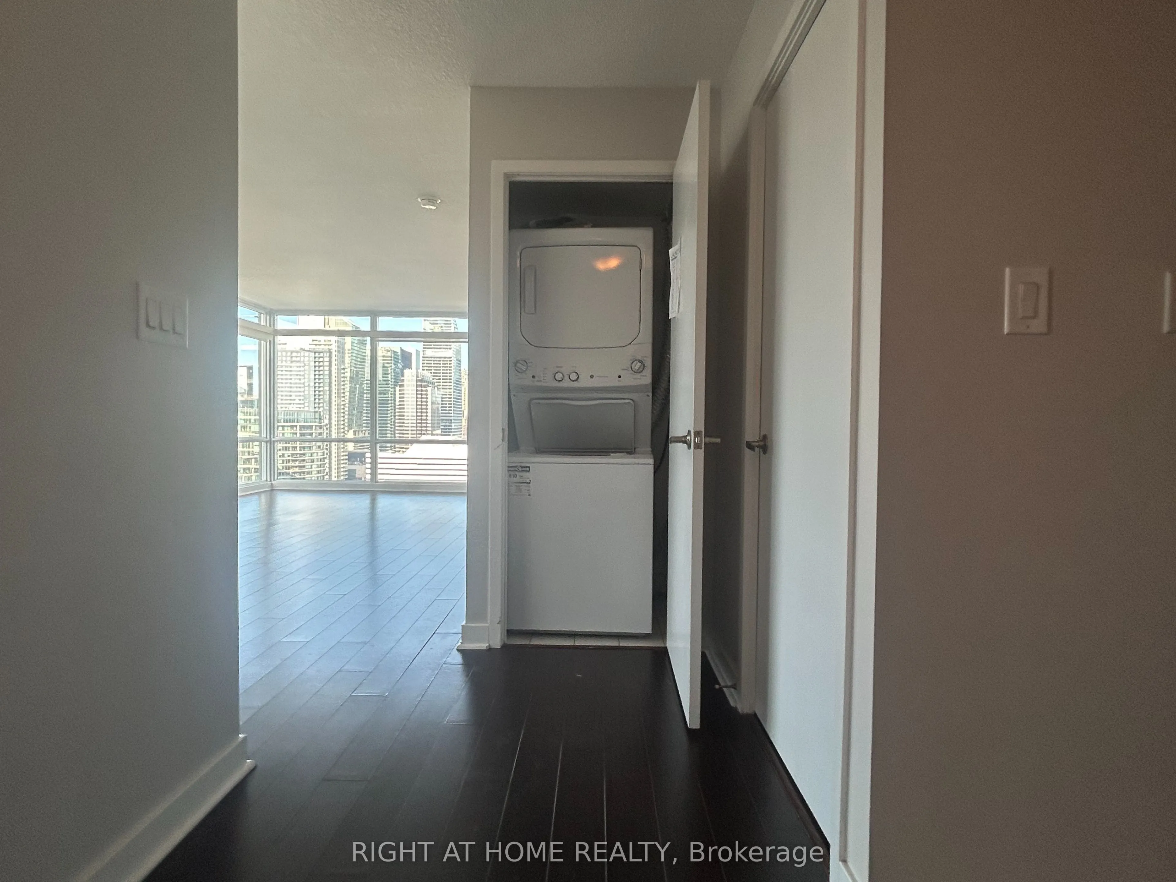 25 Telegram Mews, #3702