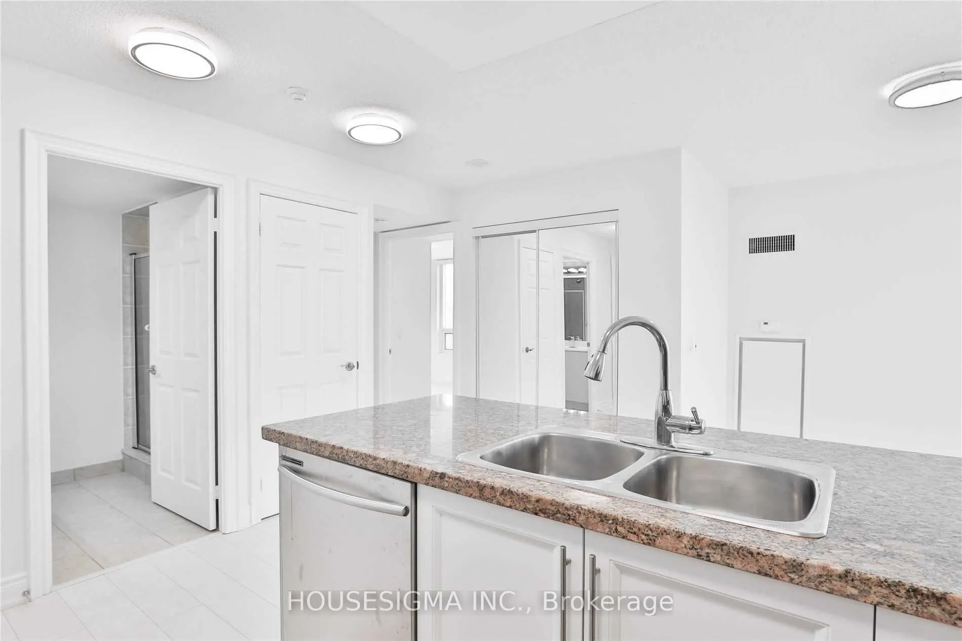 25 Greenview Avenue, #1826