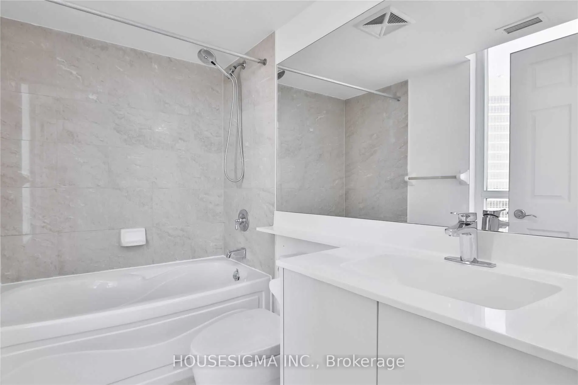 25 Greenview Avenue, #1826