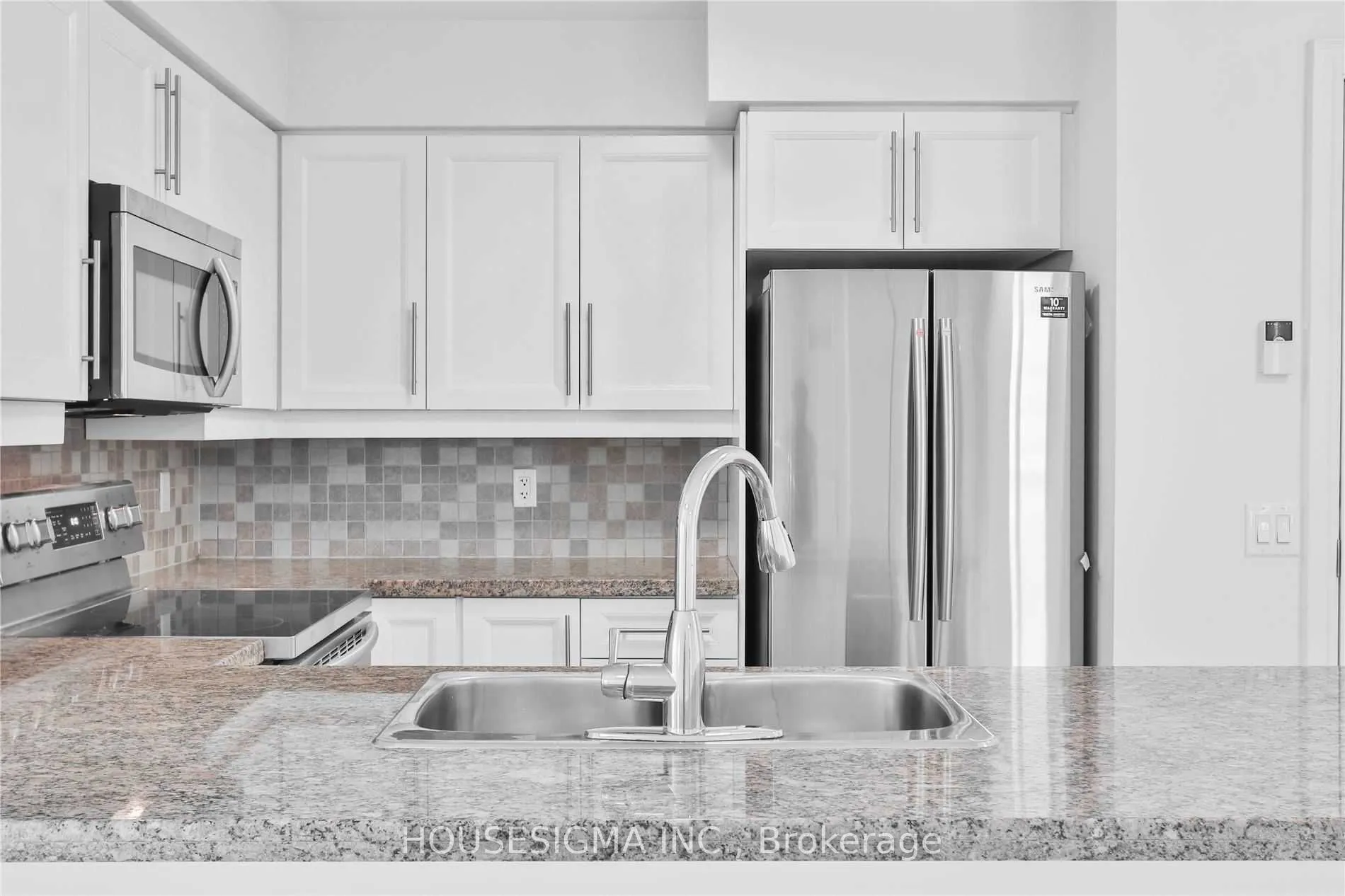25 Greenview Avenue, #1826