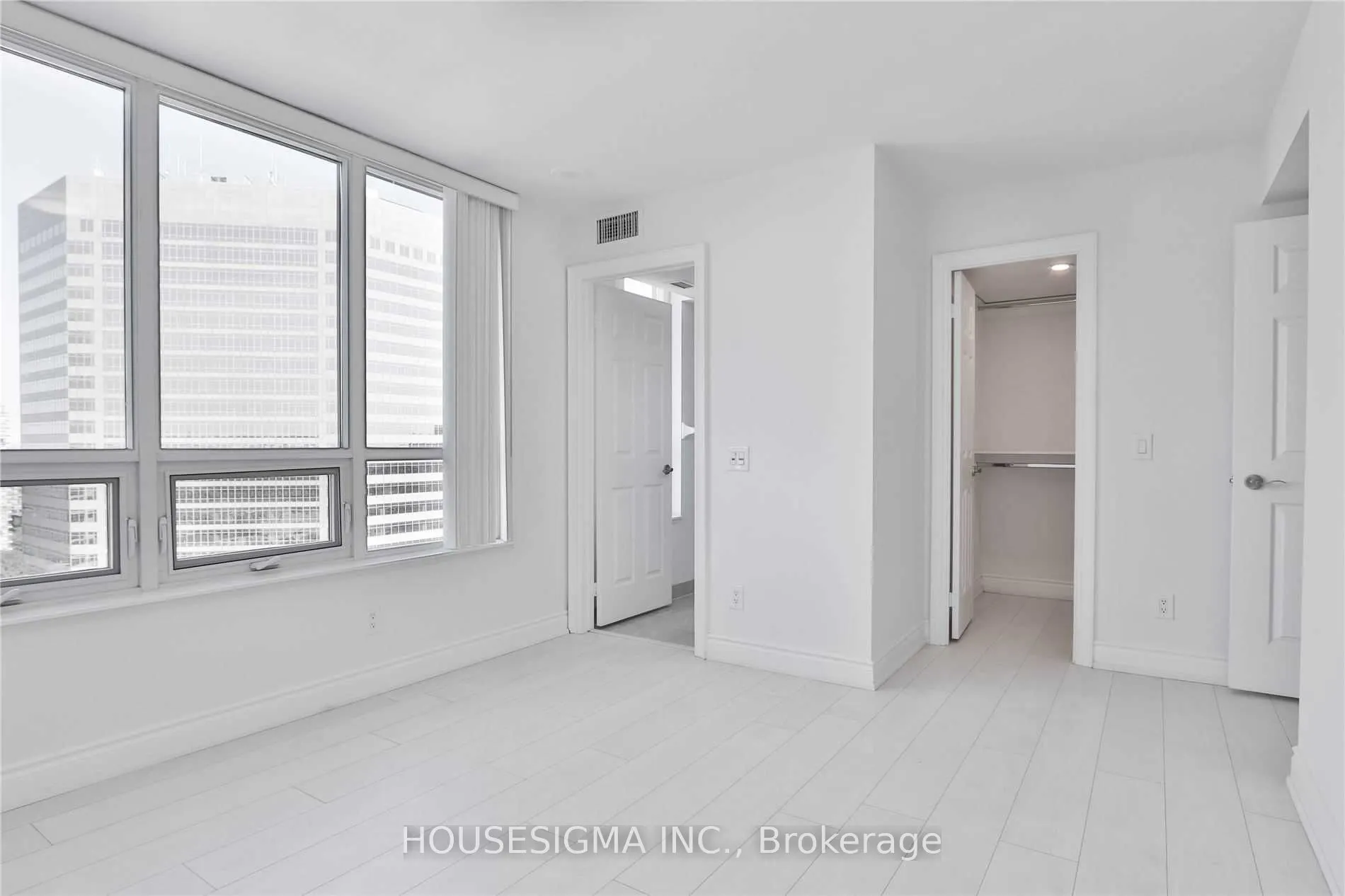 25 Greenview Avenue, #1826