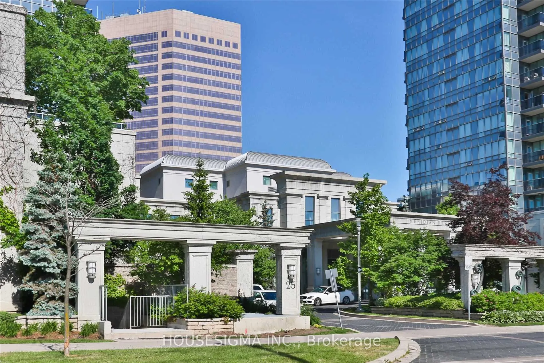 25 Greenview Avenue, #1826