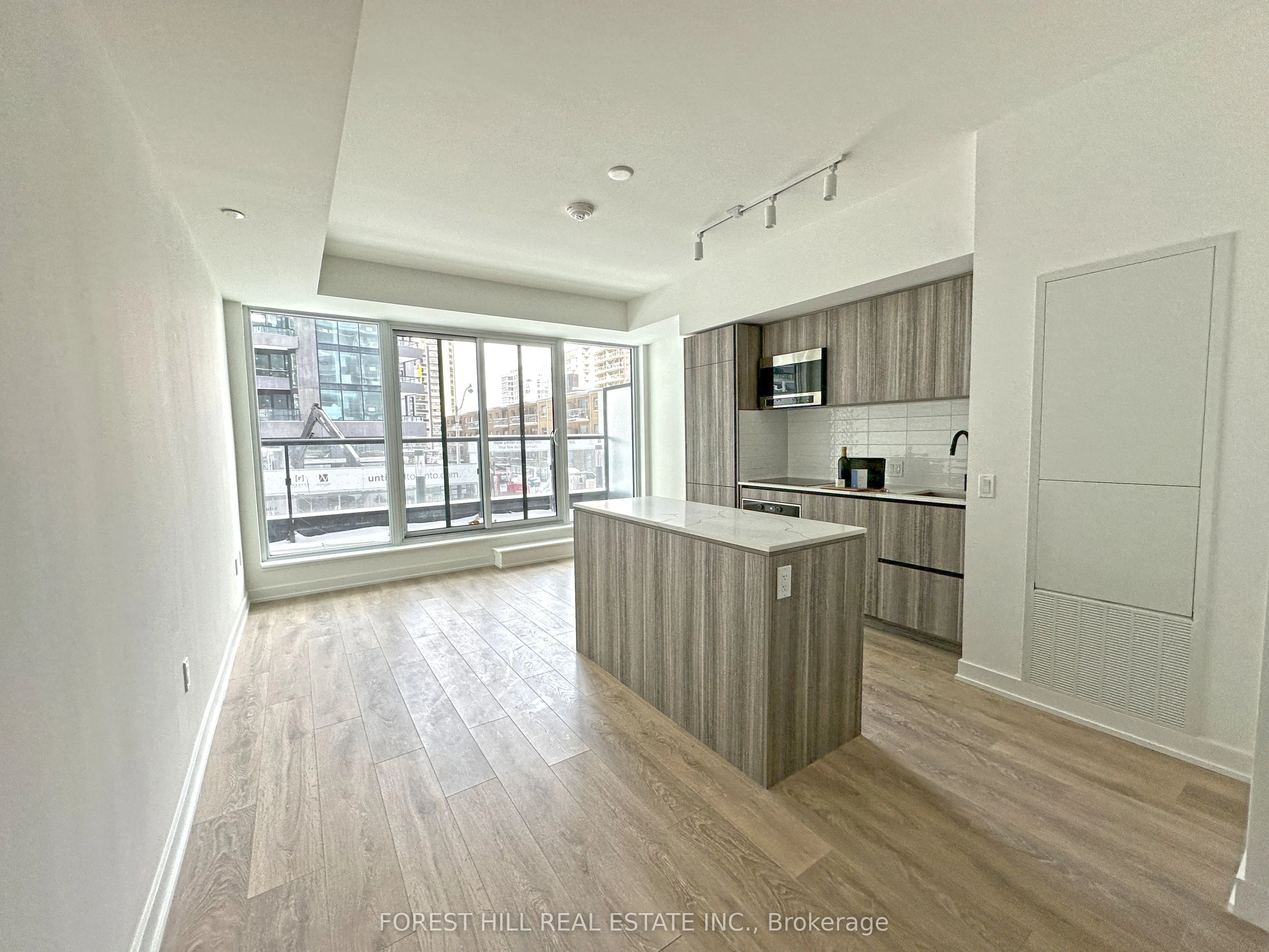 117 Broadway Avenue, #204