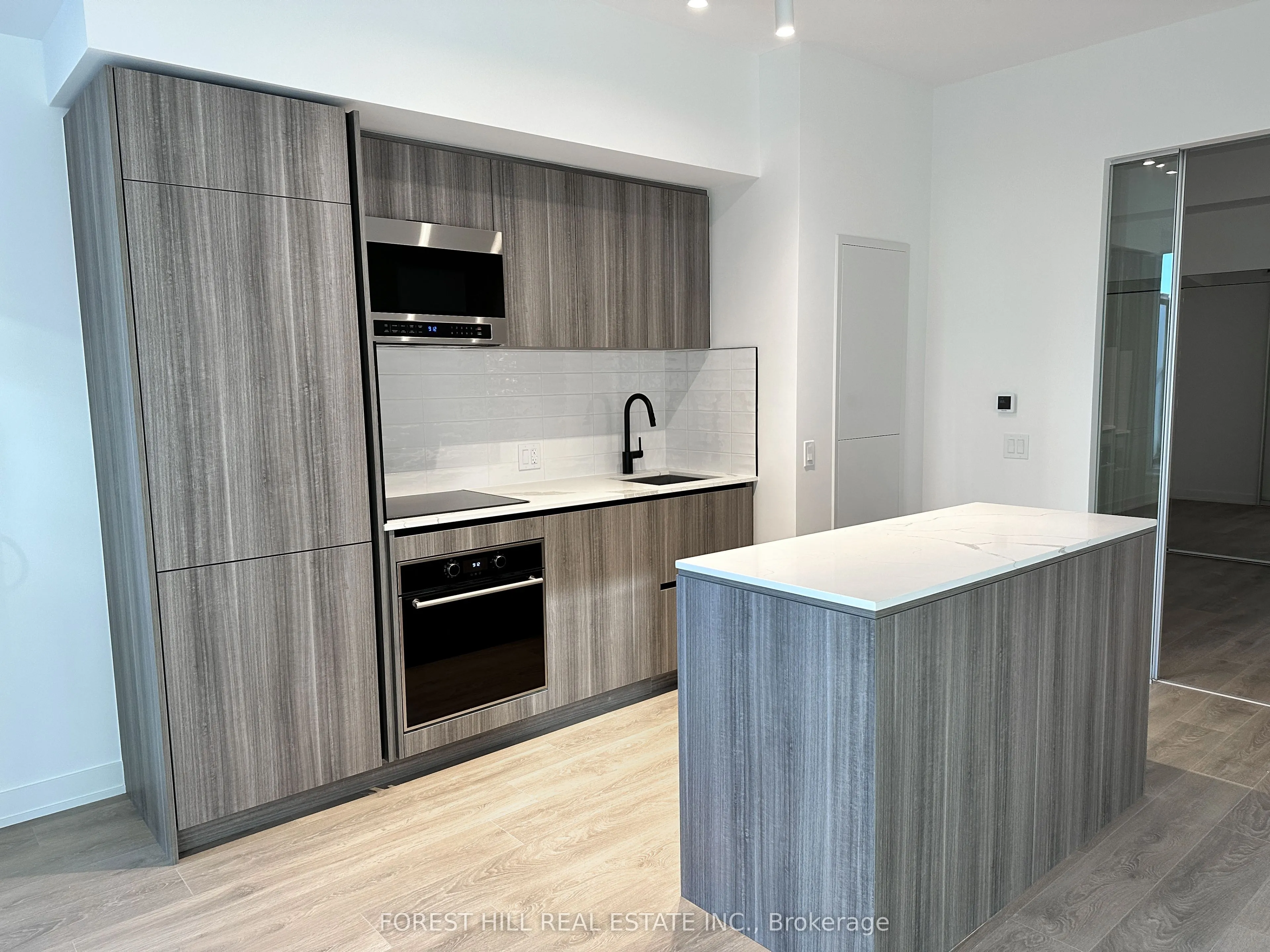 117 Broadway Avenue, #204