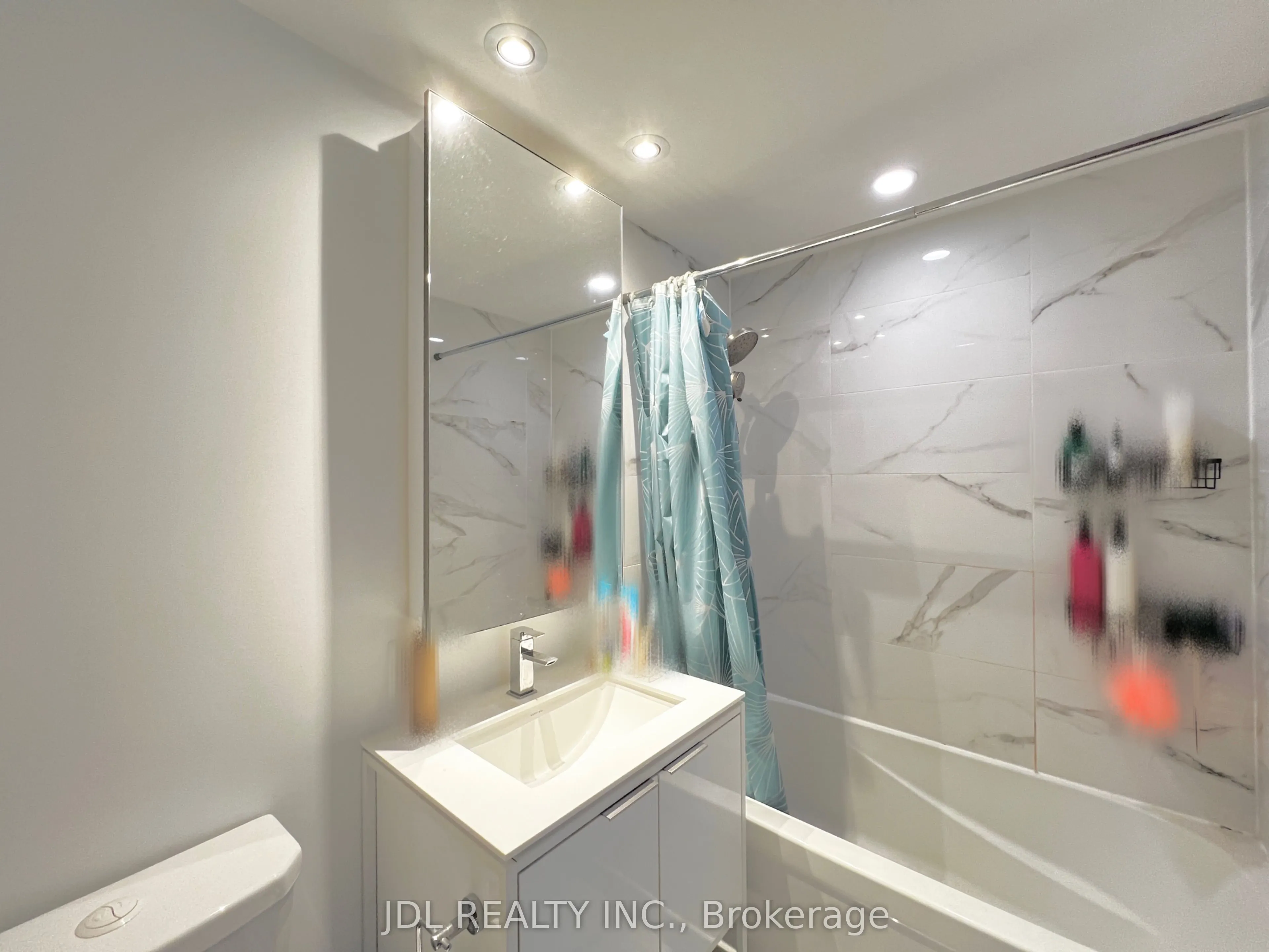77 Shuter Street, #1002