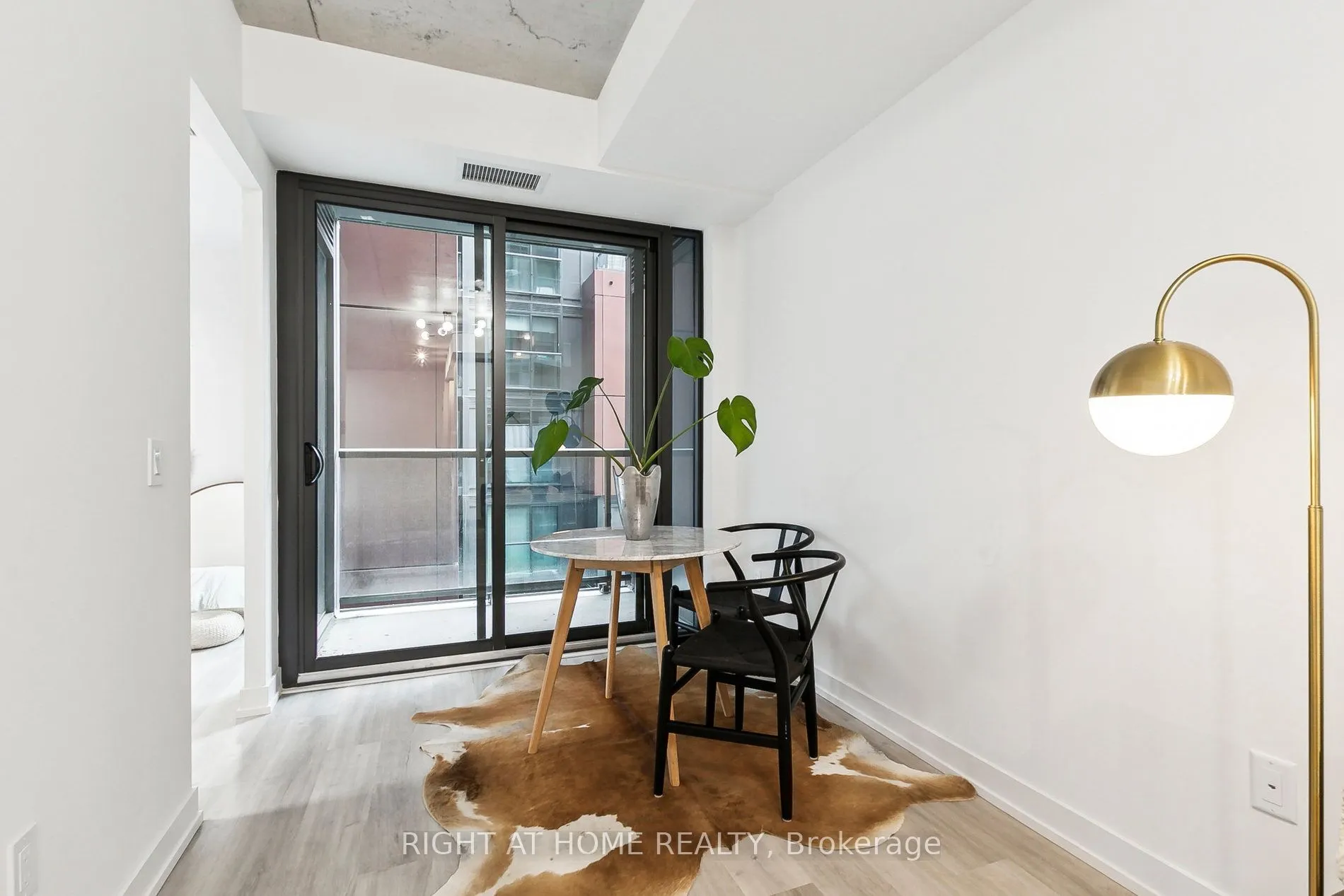 28 Eastern Avenue, #401