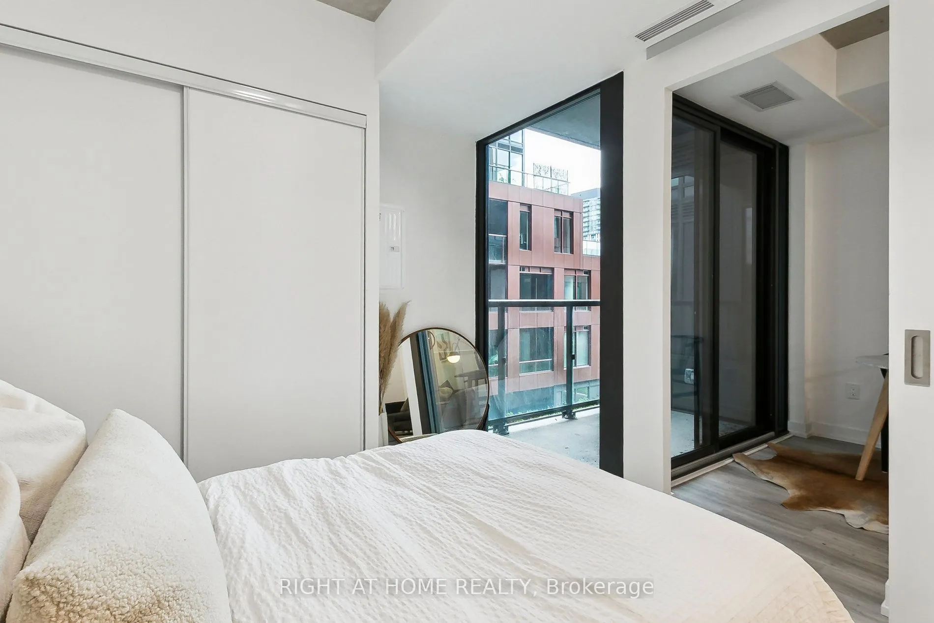 28 Eastern Avenue, #401