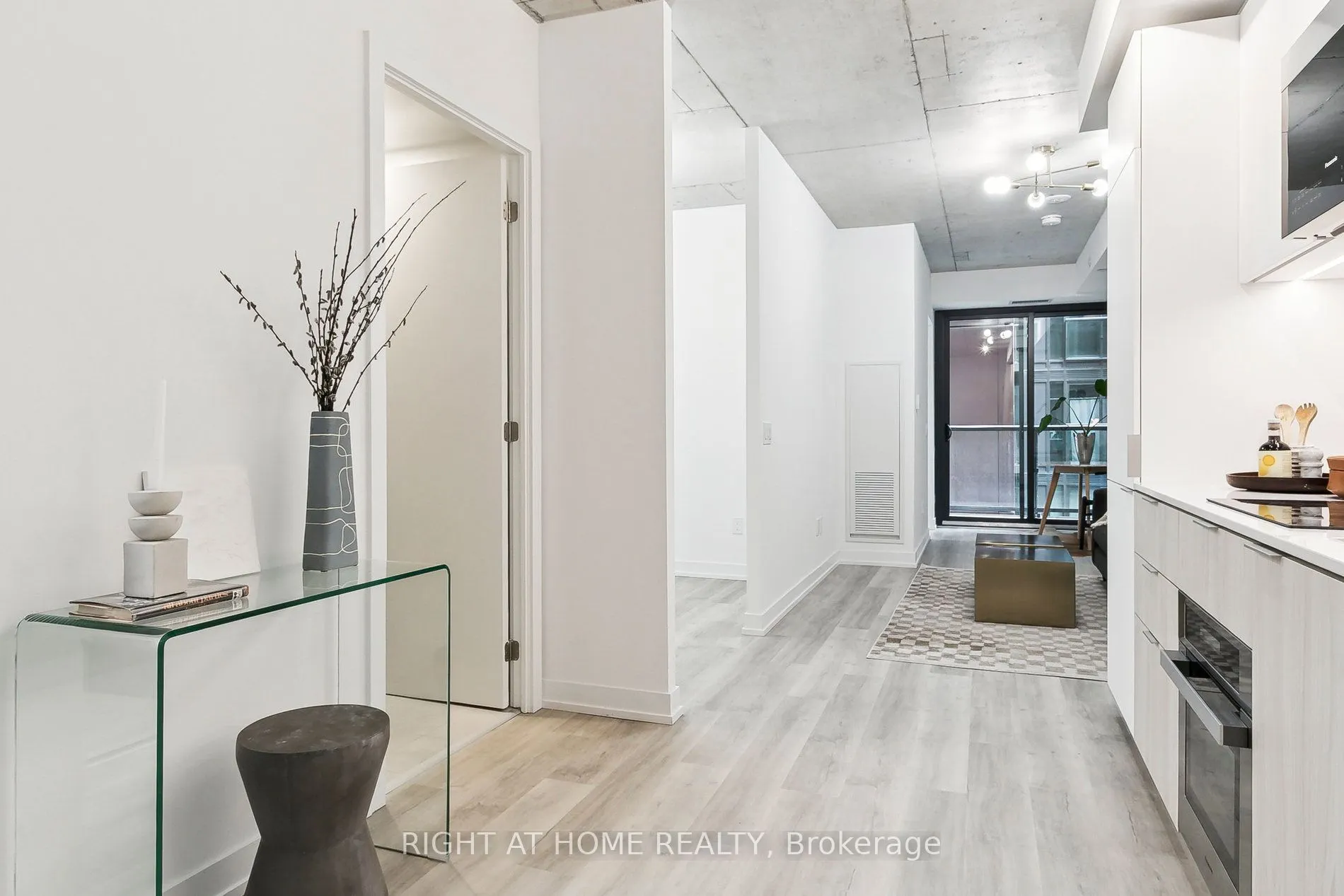 28 Eastern Avenue, #401