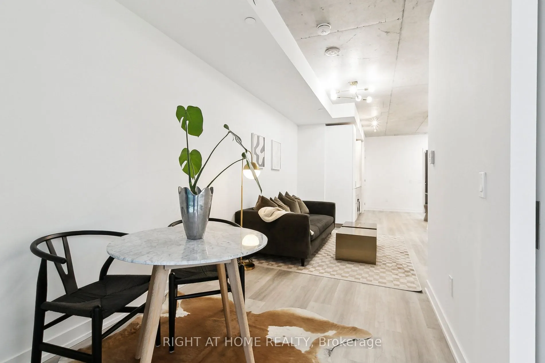 28 Eastern Avenue, #401