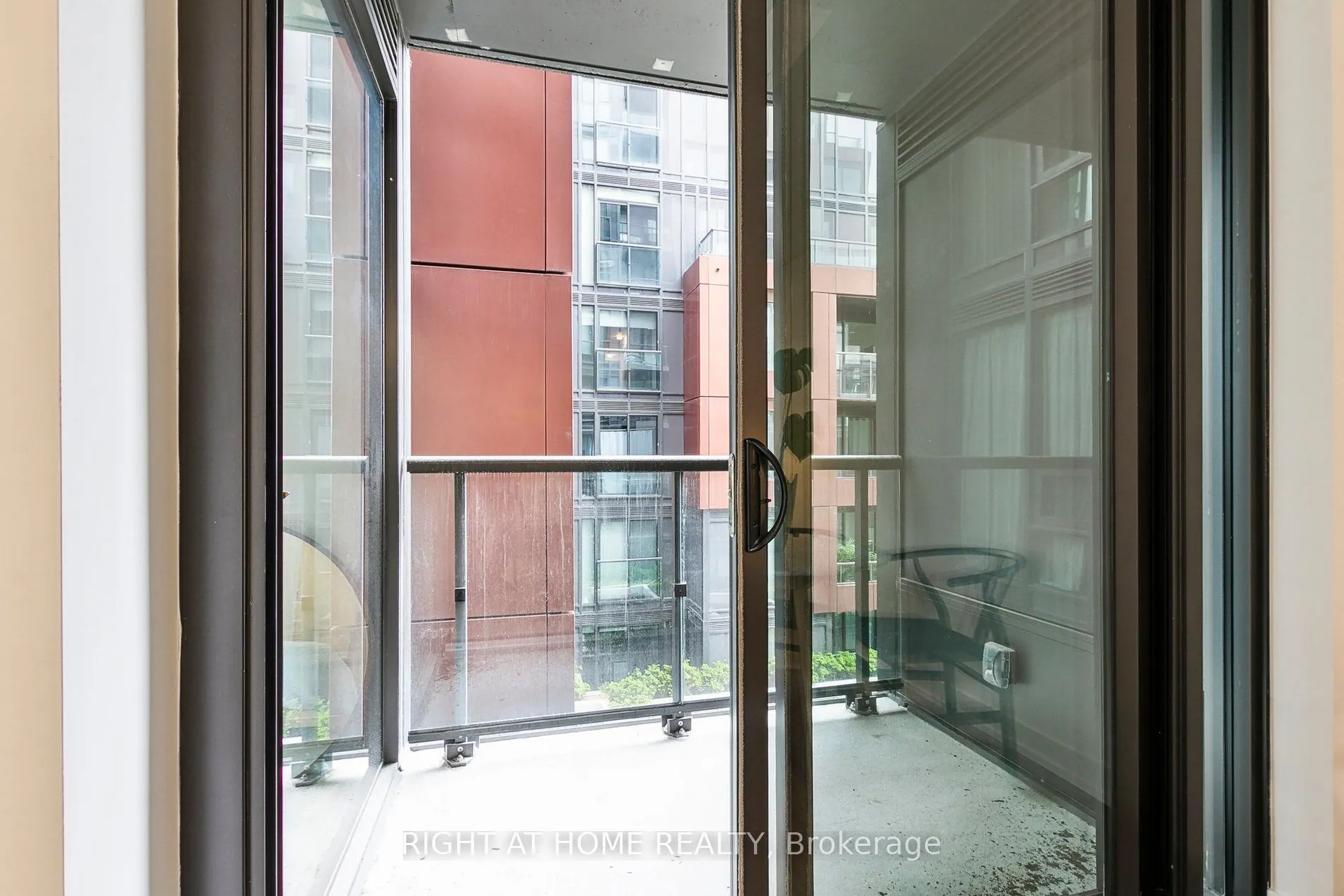 28 Eastern Avenue, #401