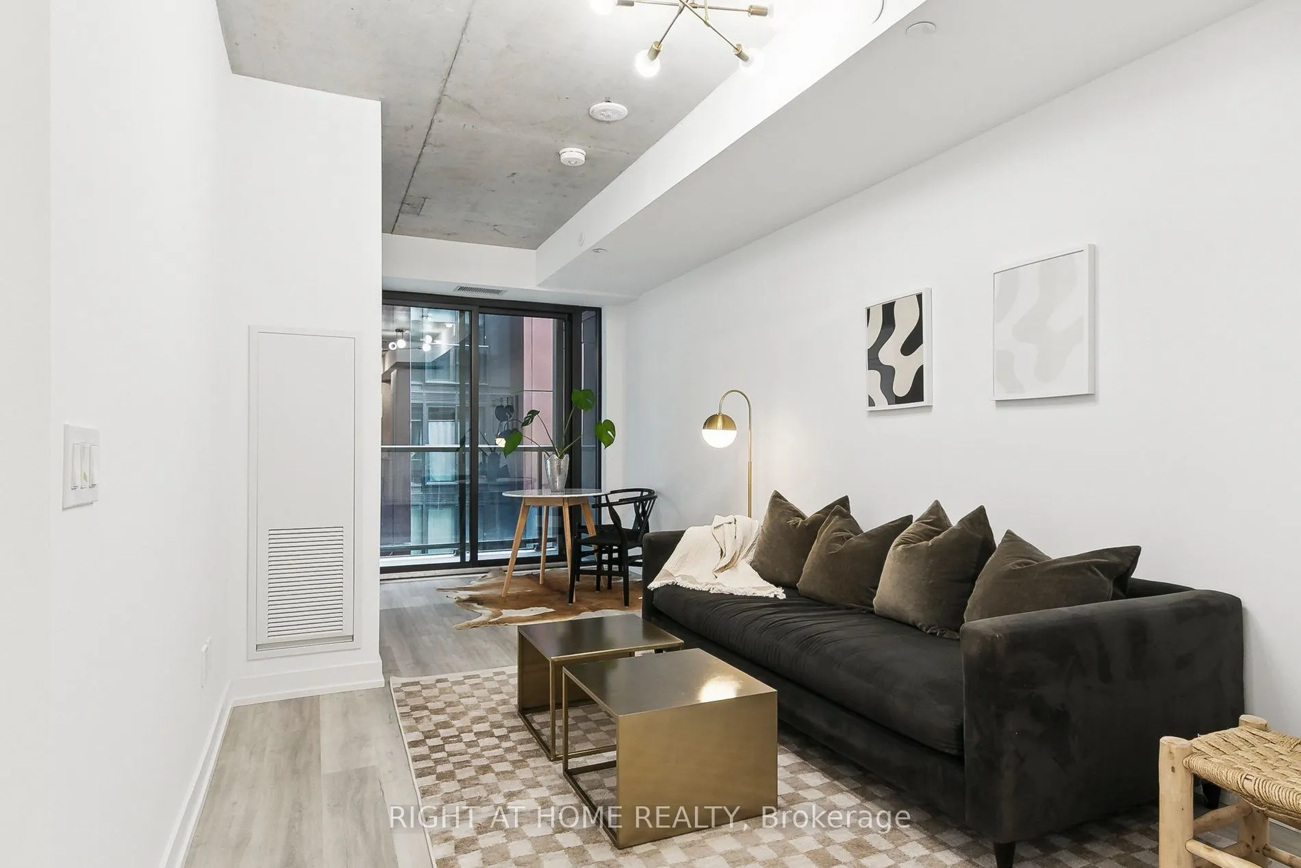 28 Eastern Avenue, #401