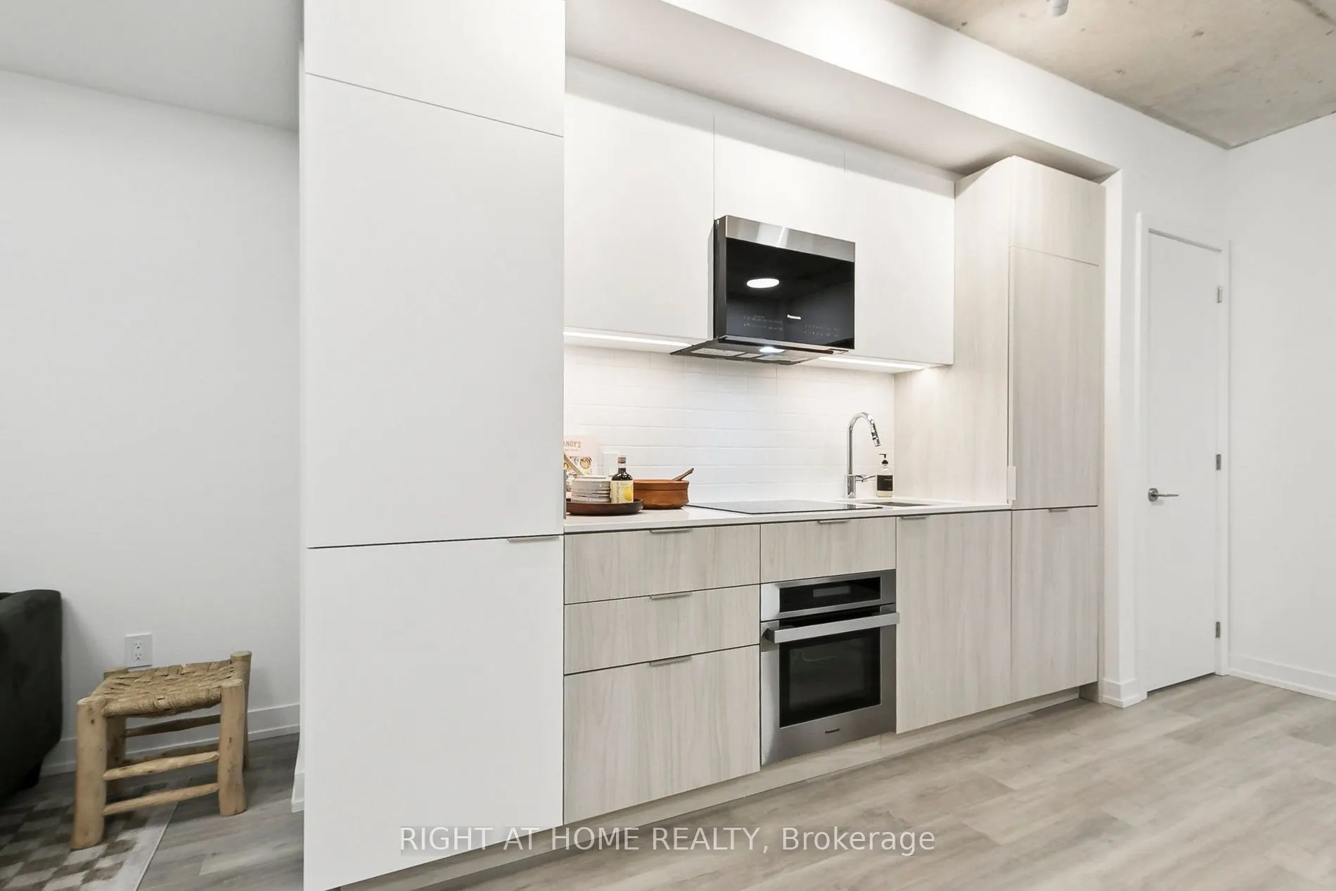 28 Eastern Avenue, #401