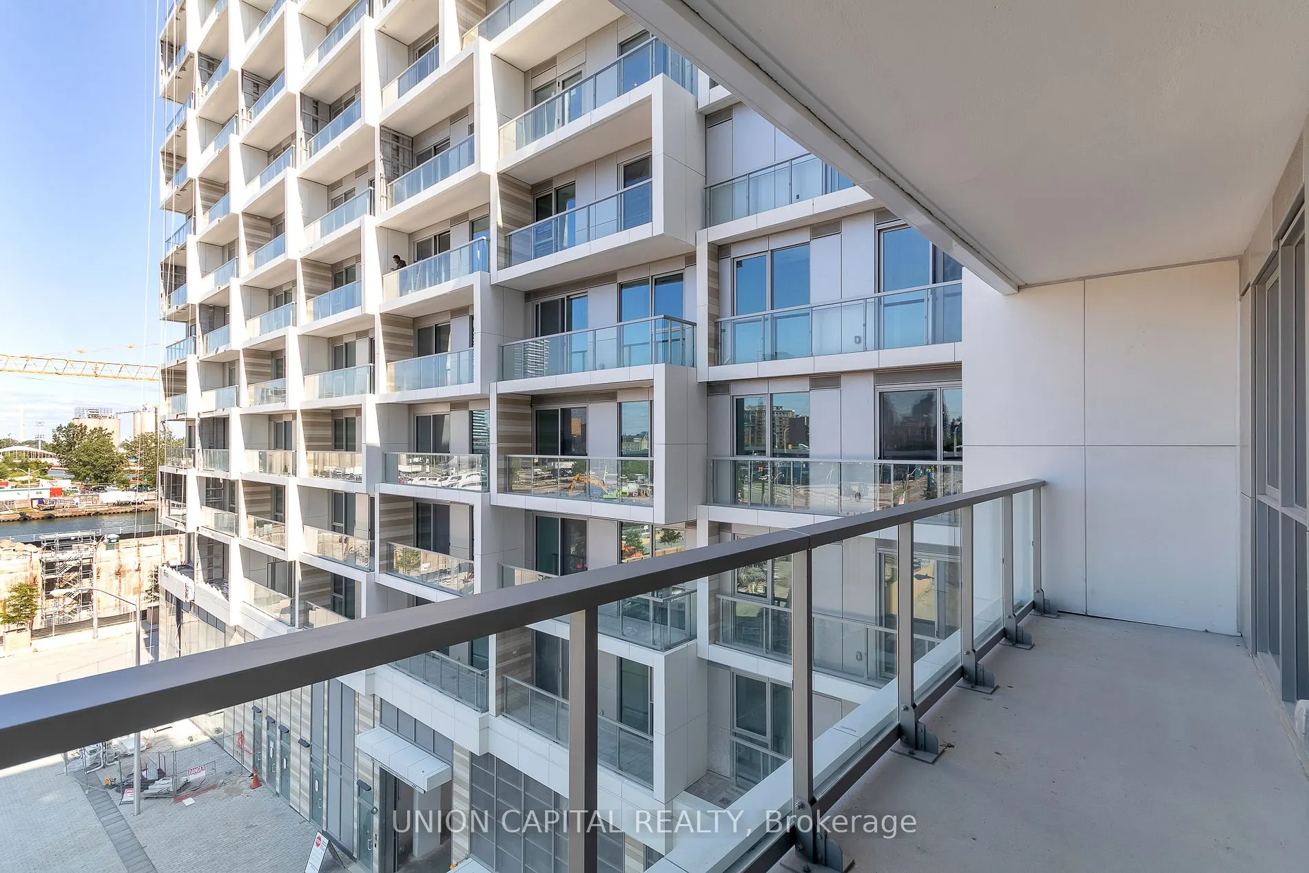 118 Merchants Wharf Avenue, #418