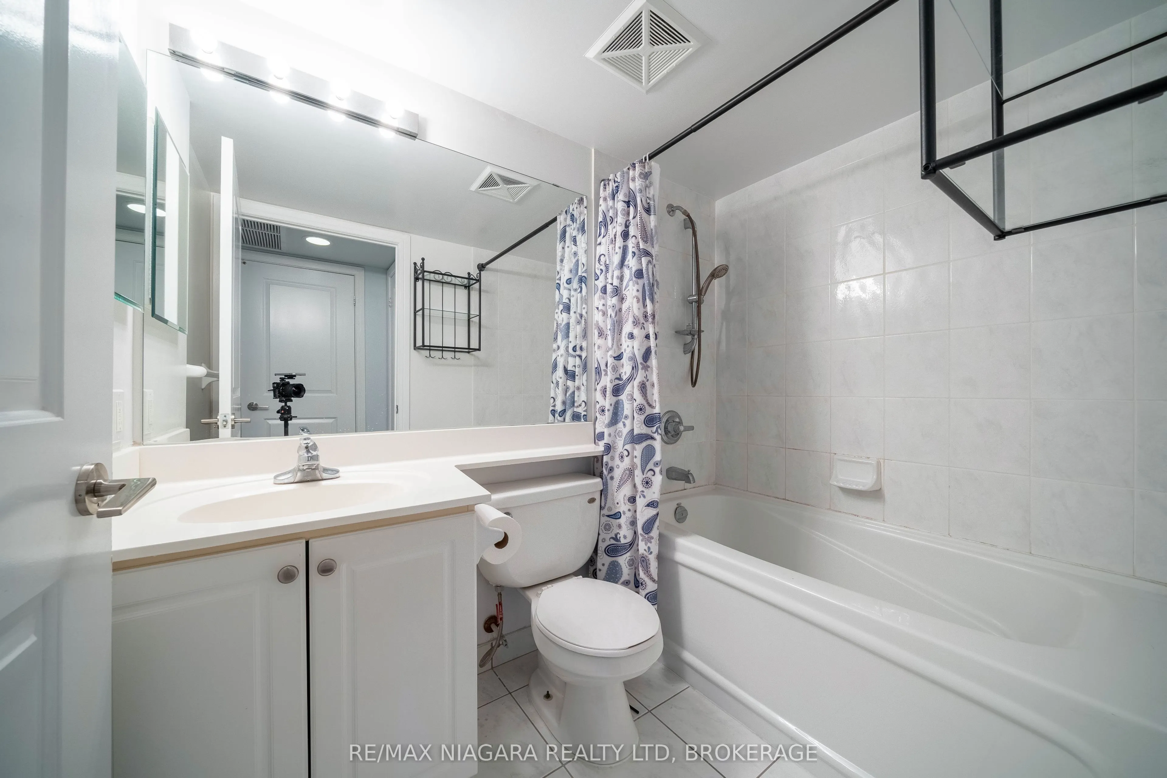 31 Bales Avenue, #1116