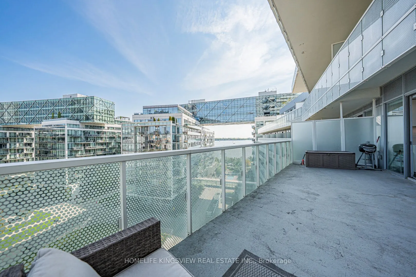 15 Queens Quay E, #923