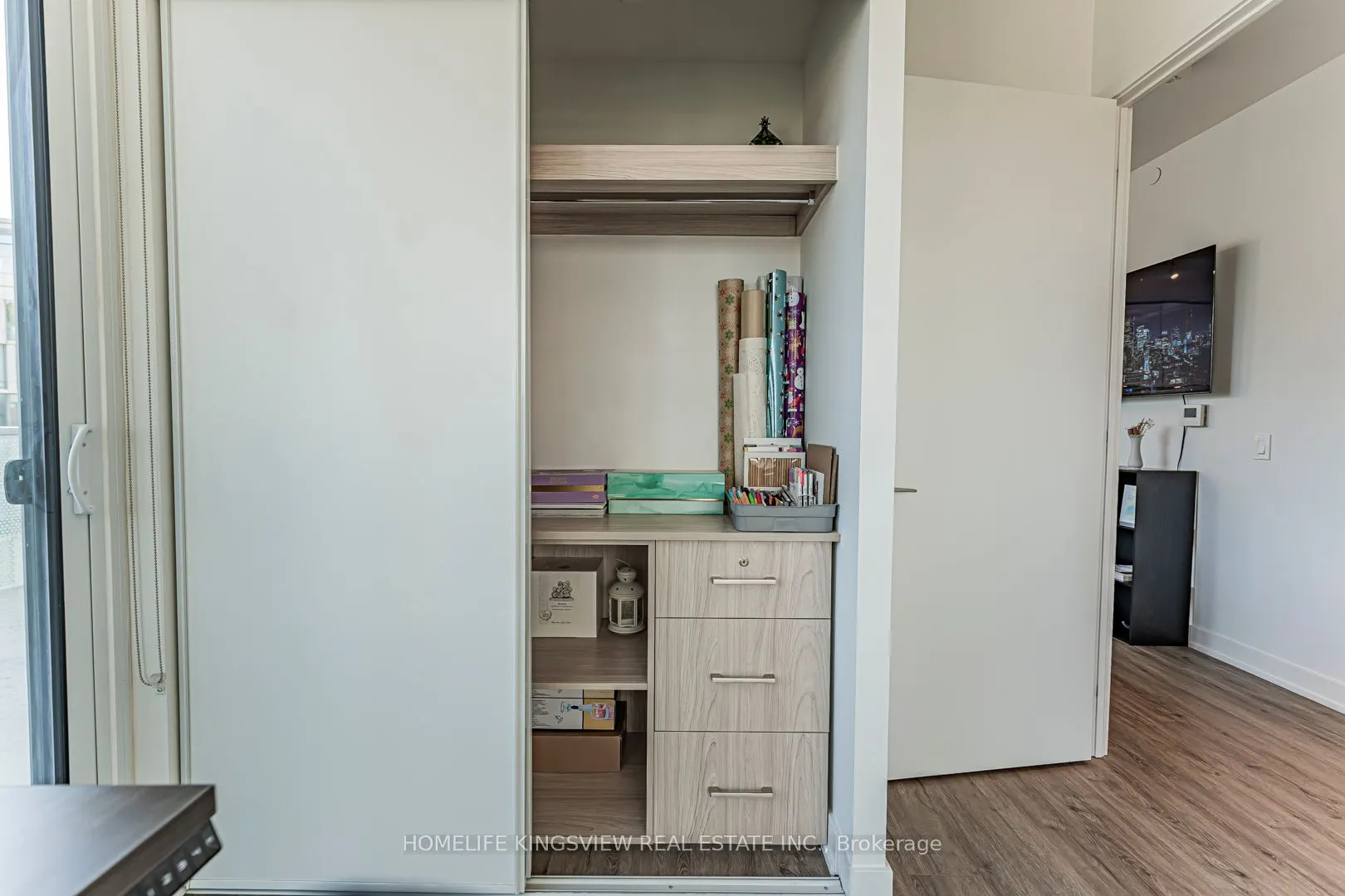 15 Queens Quay E, #923