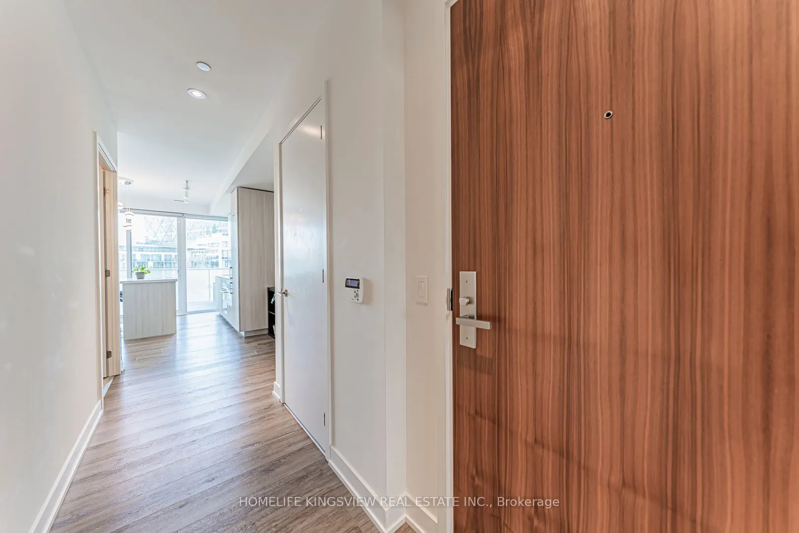15 Queens Quay E, #923