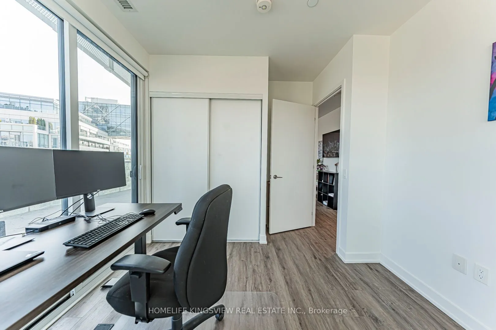 15 Queens Quay E, #923