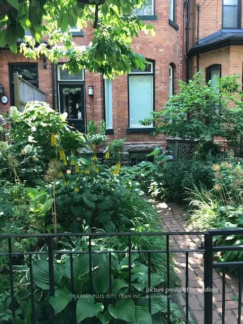 100 Seaton Street, #Main